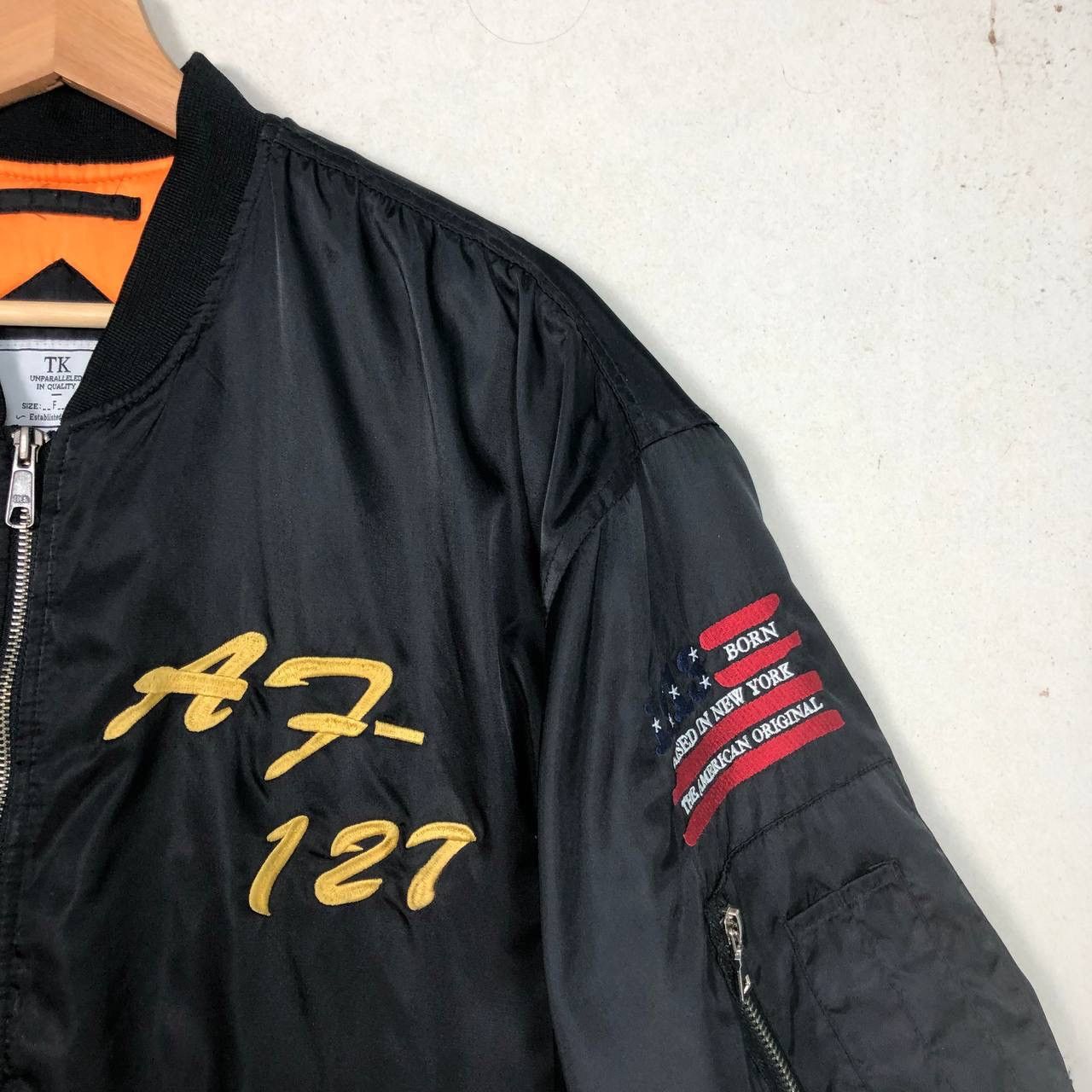 Vintage US Air Force Military Bomber Jacket USA Flight Jacket Size US L / EU 52-54 / 3 - 7 Thumbnail