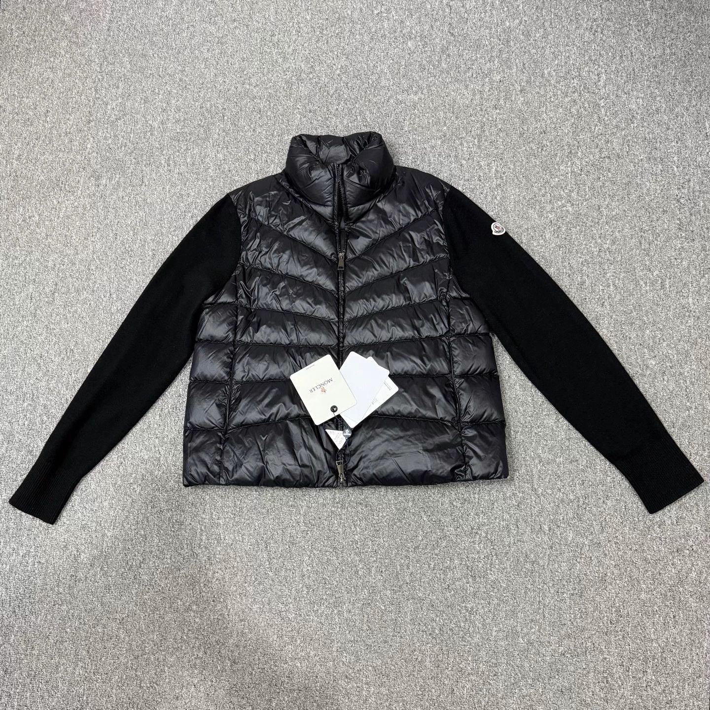 Moncler 24FW Black Knit-Paneled Down Unused M