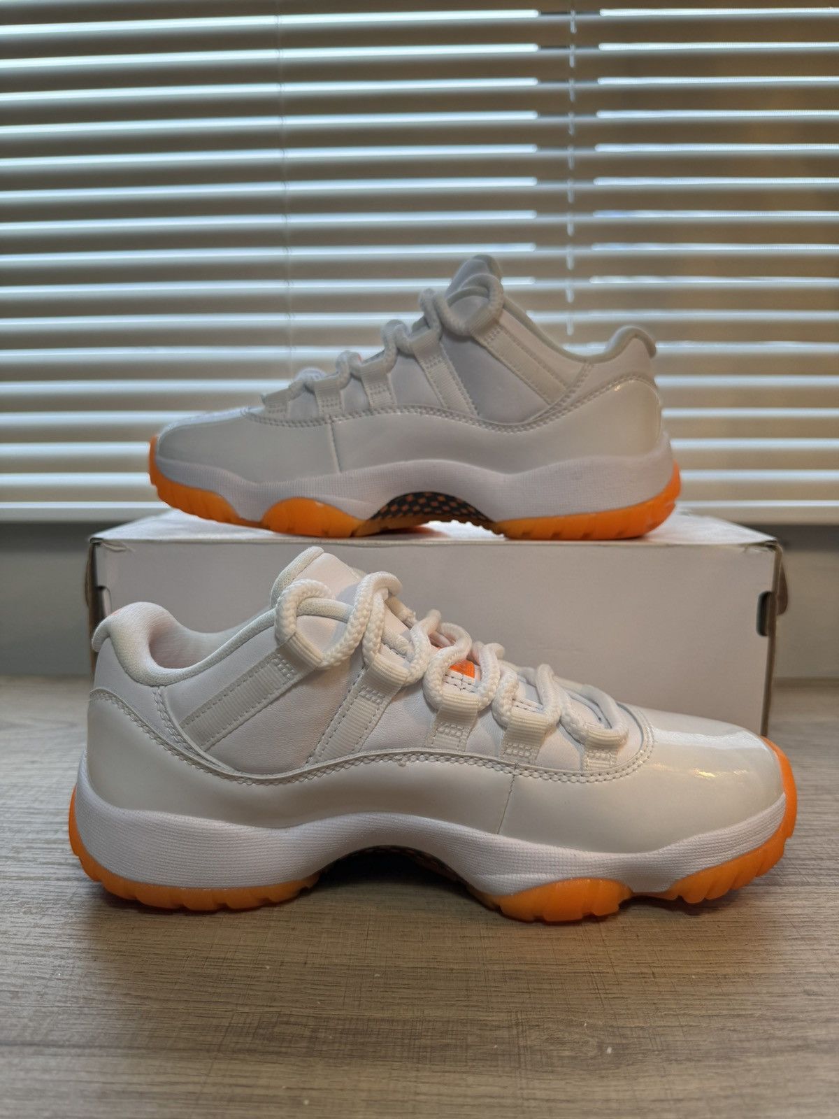 Jordan Brand Retro 11 low ‘ Citrus’ Size US 6 / IT 36 - 3 Thumbnail