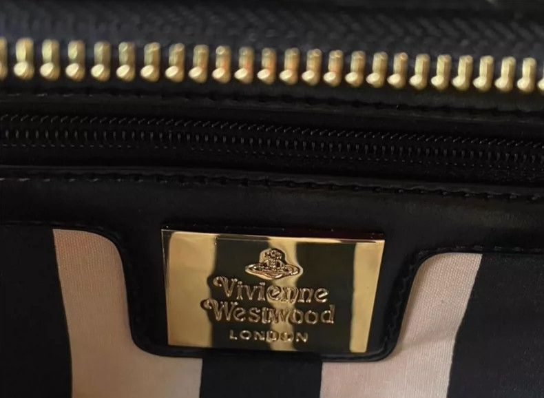 Vivienne Westwood Vivienne Westwood size os Retro wind snake skin pattern ant Size ONE SIZE - 5 Thumbnail