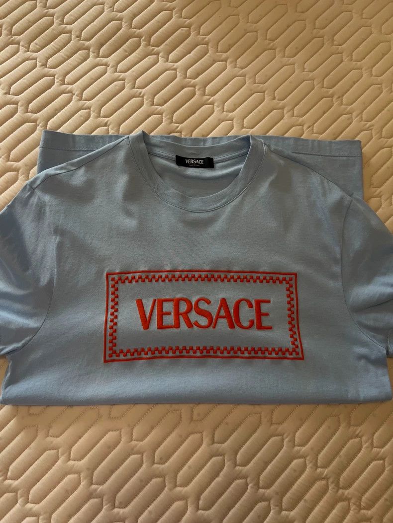 Versace Versace Men's embroidered logo short-sleeved T-shirt Size US S / EU 44-46 / 1 - 2 Thumbnail