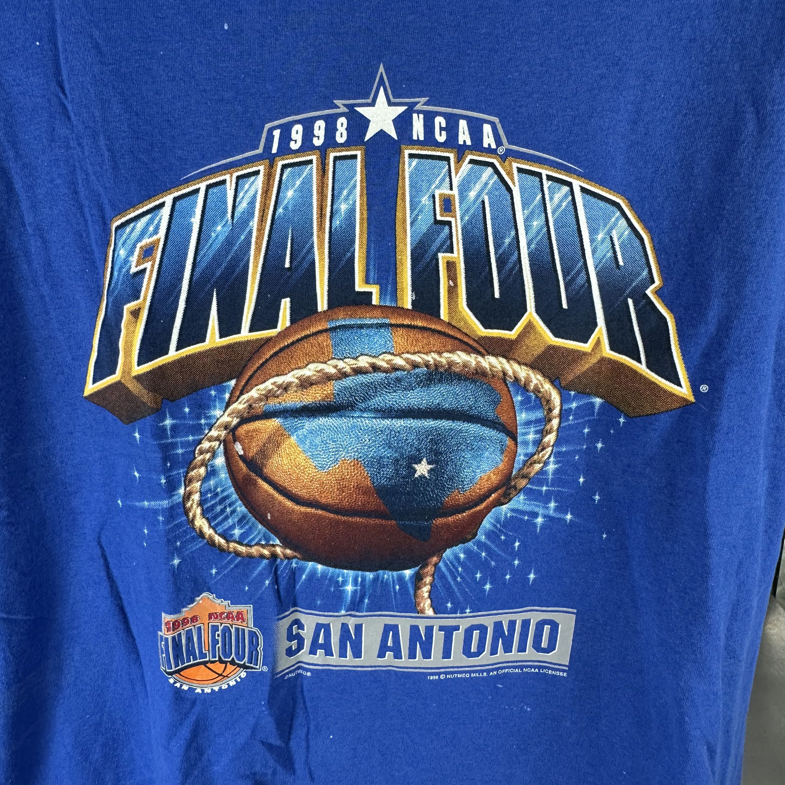 Vintage 1998 NCAA College Basketball Final Four Graphic XL T-Shirt Size US XL / EU 56 / 4 - 2 Thumbnail