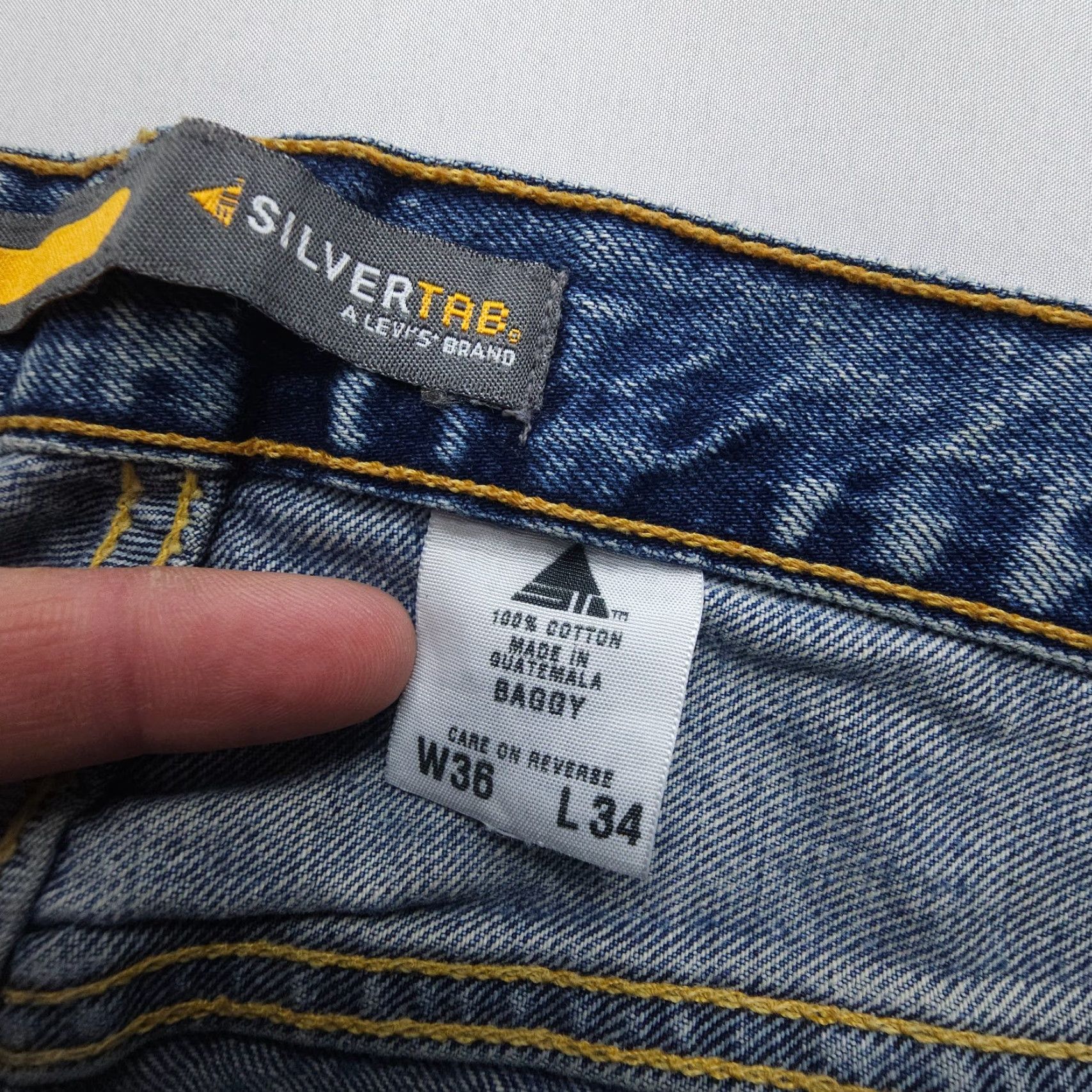 Levi's VINTAGE Levi's Silvertab Baggy Jeans Mens 36 x 34 Blue Y2K 2000's Skater Street Jeans Mens 36 Blue 90s Levi's Silvertab Baggy Mens Jeans Size US 36 / EU 52 - 4 Thumbnail