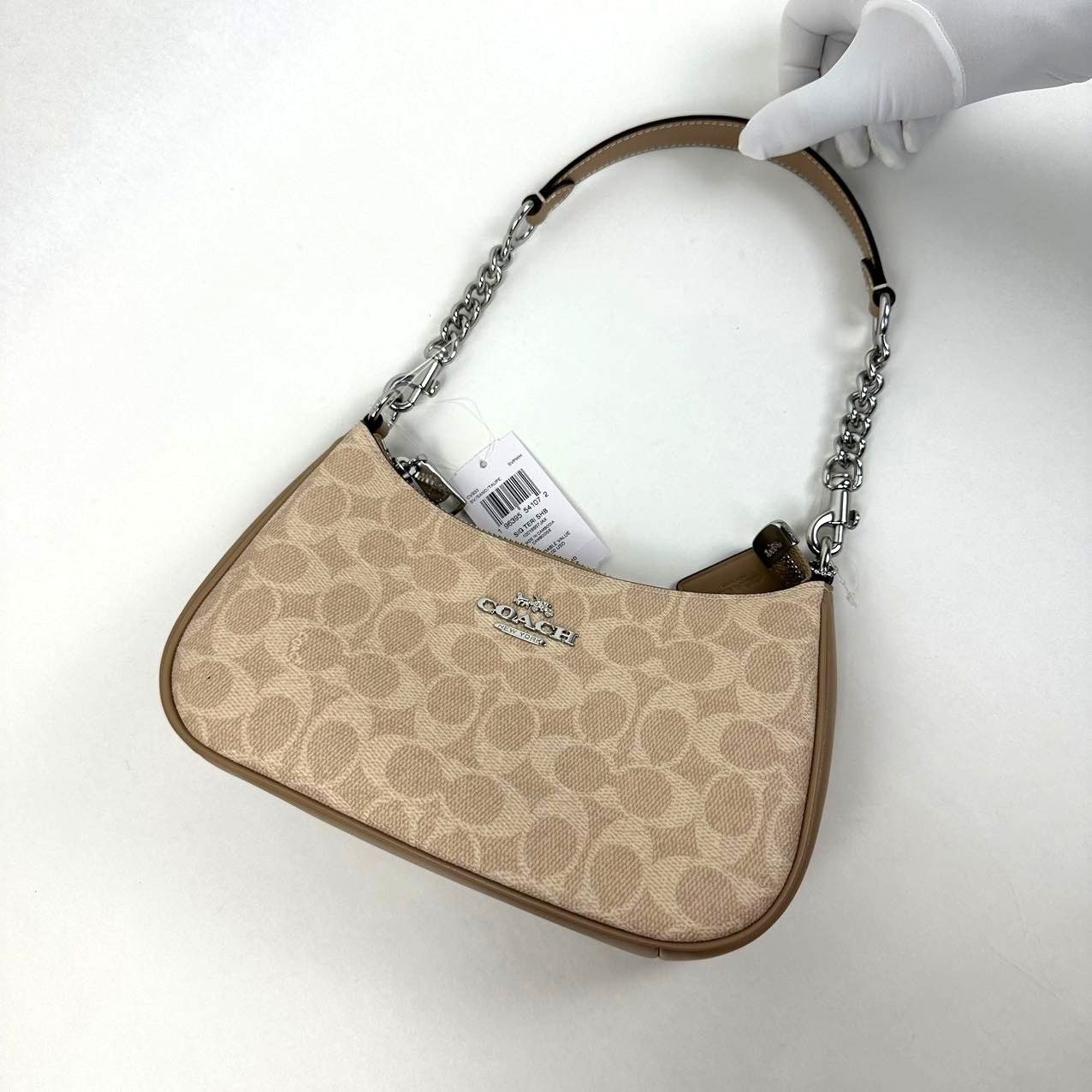 Coach Coach Teri Shoulder Bag Signature Canvas in Sand/Taupe CV933 Size ONE SIZE - 1 Thumbnail
