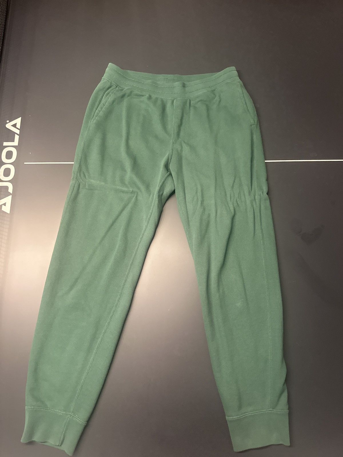 Uniqlo Uniqlo Sweatpants Size US 34 / EU 50 - 1 Thumbnail