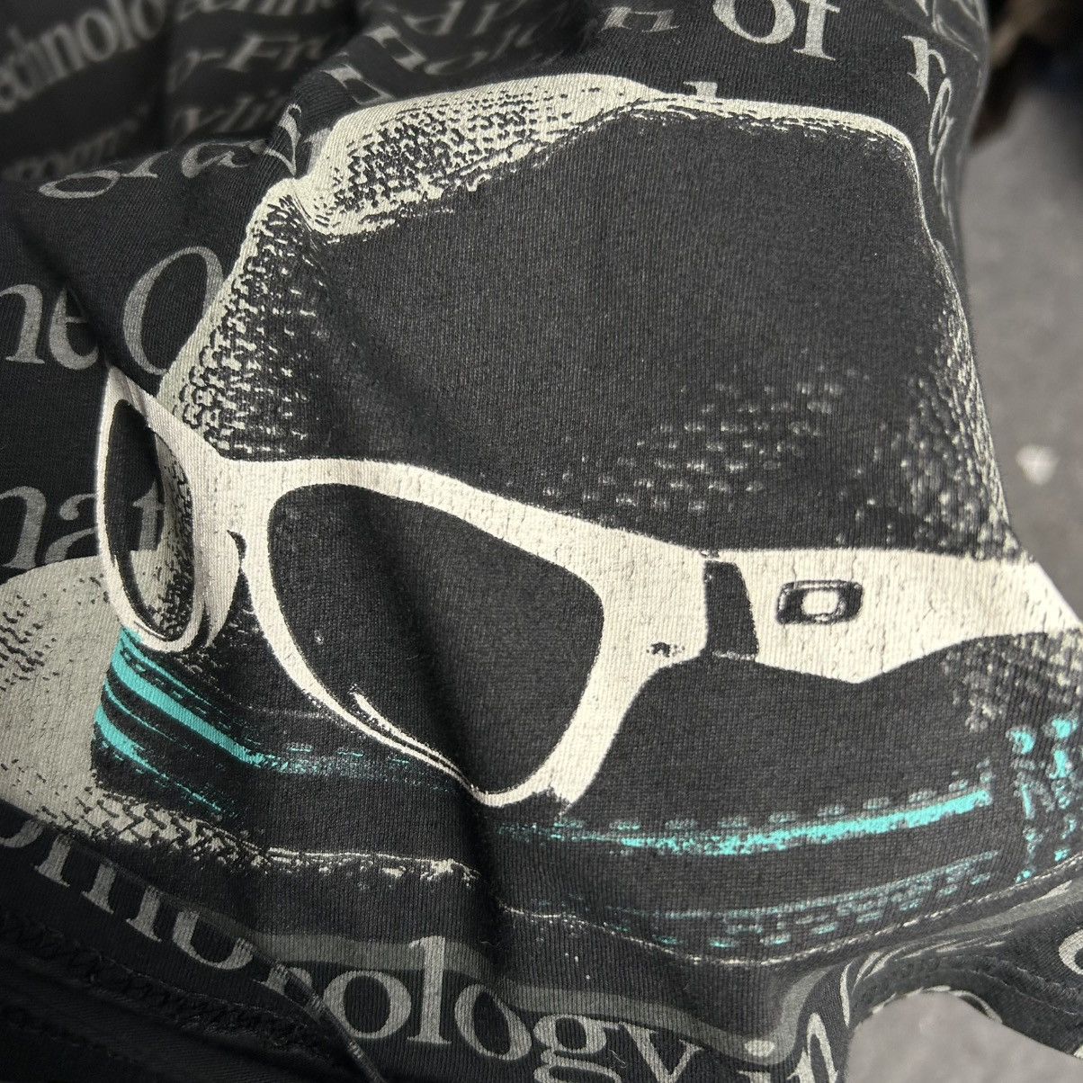 Oakley Vintage Oakley Softwear Big Graphic Glasses logo y2k tee Size US M / EU 48-50 / 2 - 5 Thumbnail