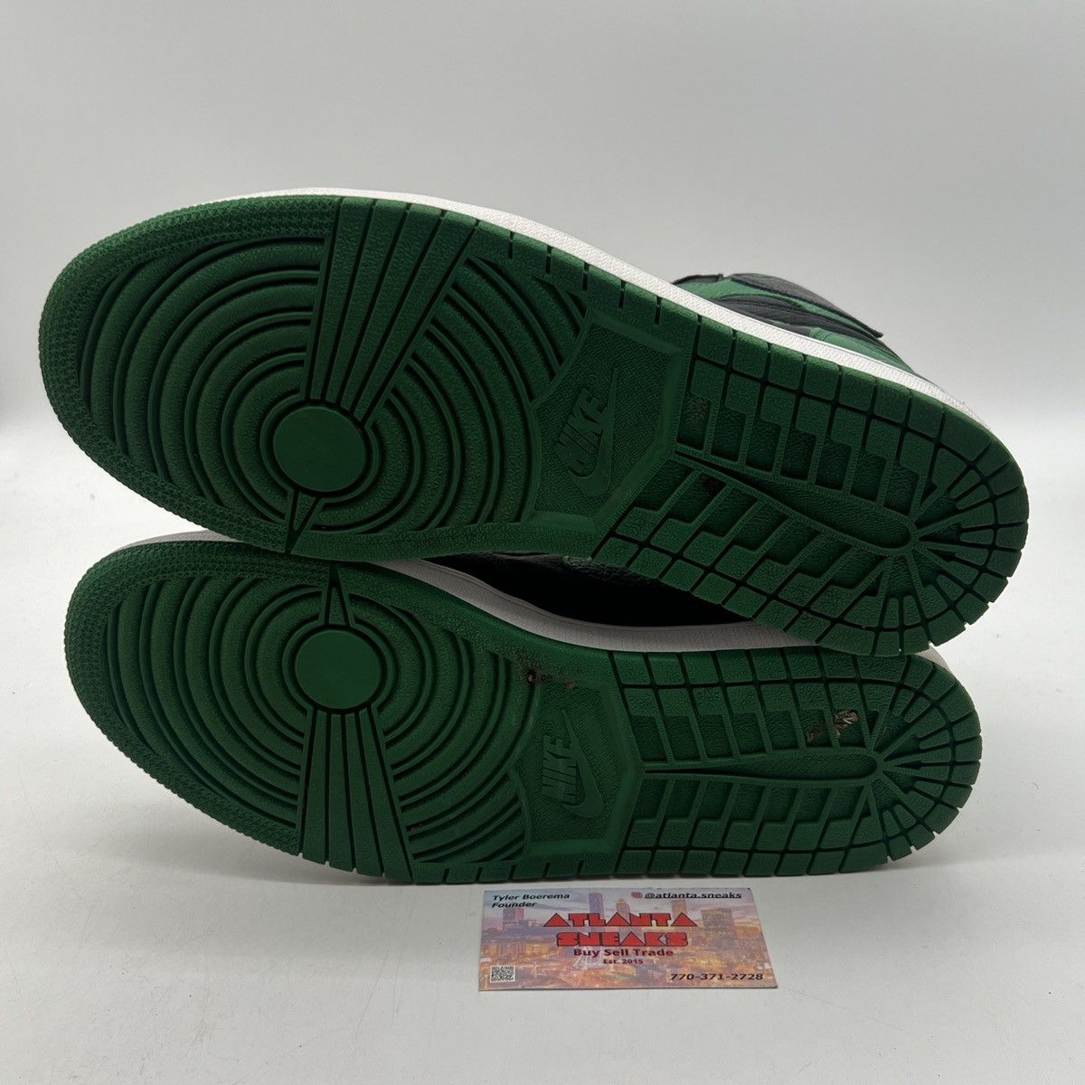 Nike Air Jordan 1 High pine green Size US 11 / EU 44 - 7 Thumbnail