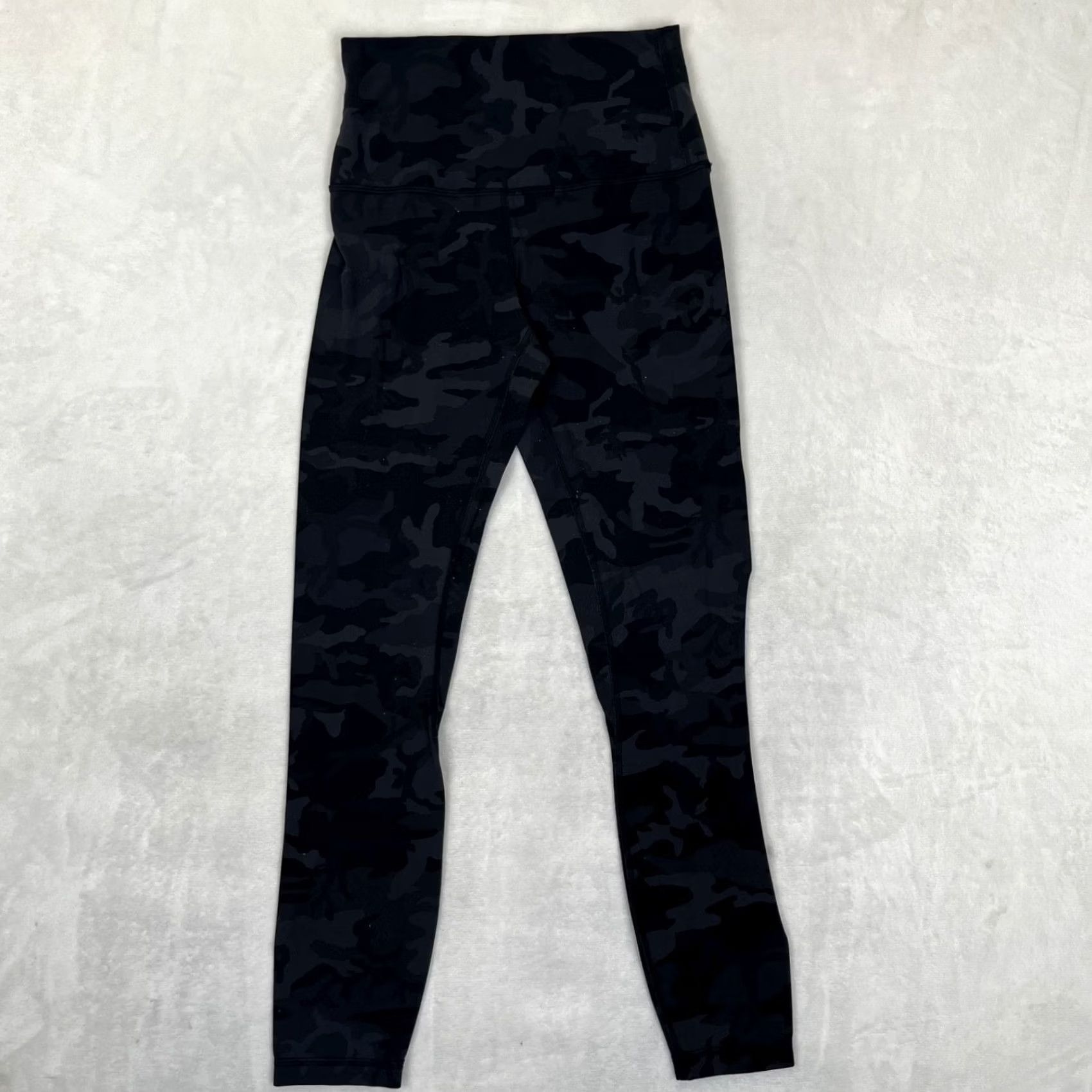 Lululemon Lululemon Women's Size 4 Black Camo High Rise Cropped Leggings Athletic Pants Yoga Run Gym Training Size 27" / US 4 / IT 40 - 2 Thumbnail