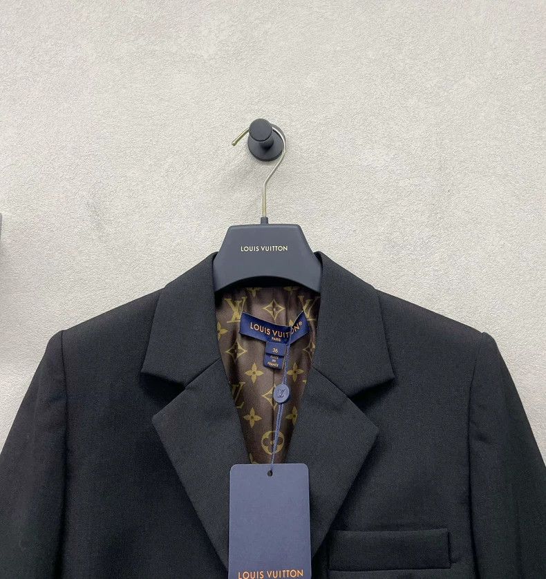 Louis Vuitton Louis Vuitton Black blazer jacket Size XS / US 0-2 / IT 36-38 - 4 Thumbnail