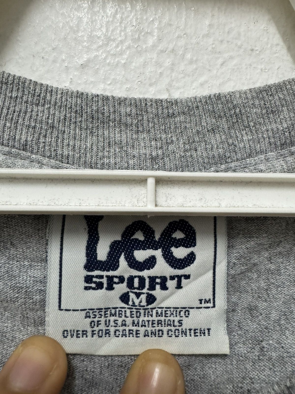Vintage Vintage 90’s Spurs San Antonio Nutmweg Lee T shirt Size US M / EU 48-50 / 2 - 7 Thumbnail