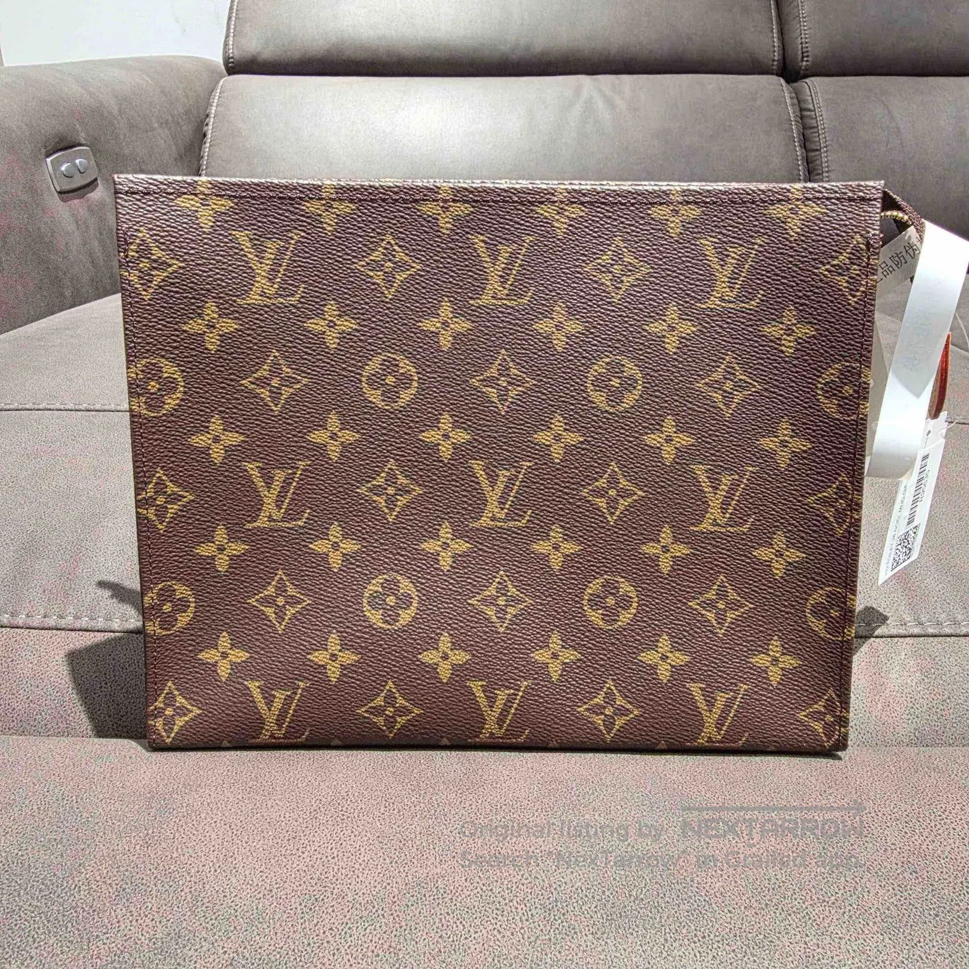 Louis Vuitton Louis Vuitton Brown aged handbag with toiletry compartment Size ONE SIZE - 1 Thumbnail