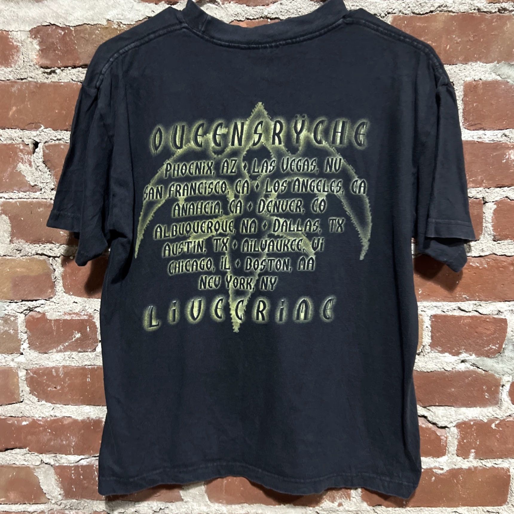Olive VINTAGE Queensryche Live Crime Tour Graphic Band T Shirt Men's M Black 90s Band Music Shirt Mens Size US M / EU 48-50 / 2 - 3 Thumbnail