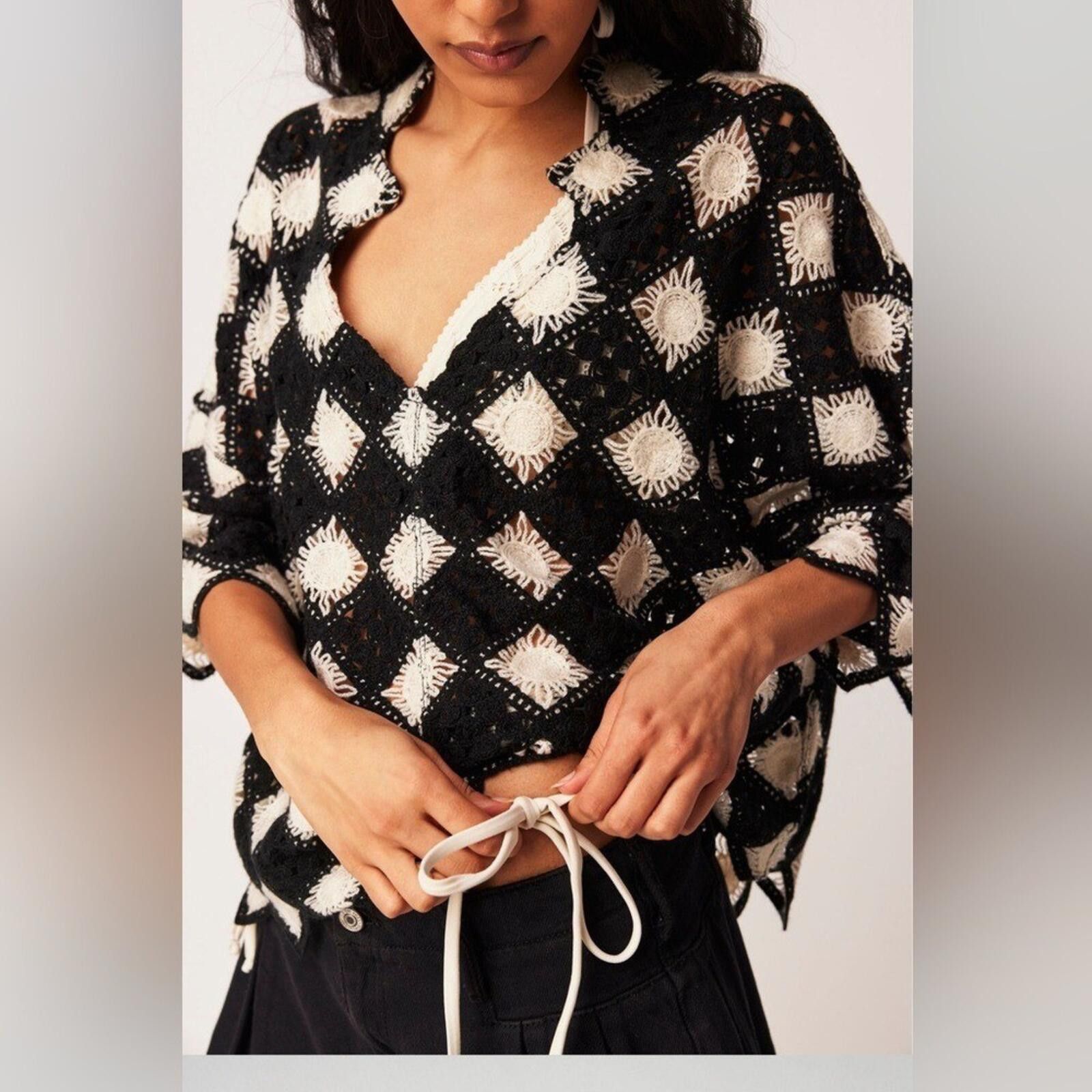 Free People NWOT Free People Beach Crochet Diamond Black Ivory XS/S Size S / US 4 / IT 40 - 4 Thumbnail