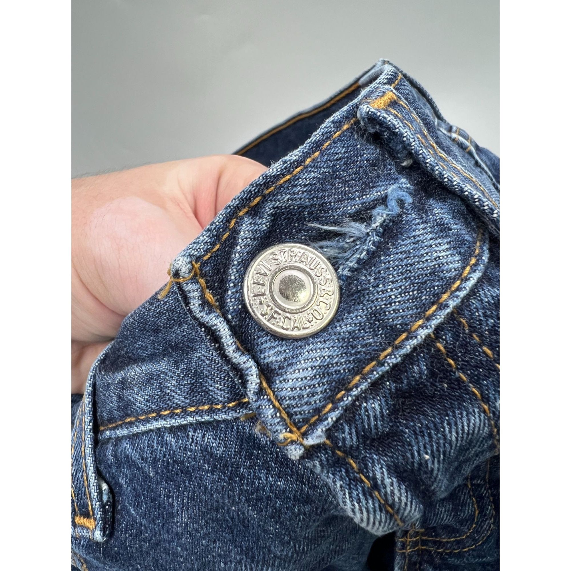 Levi's Vintage Clothing Levi’s 501 Made in UK Vintage Denim Jeans Pants (Y0927) Size US 32 / EU 48 - 4 Thumbnail