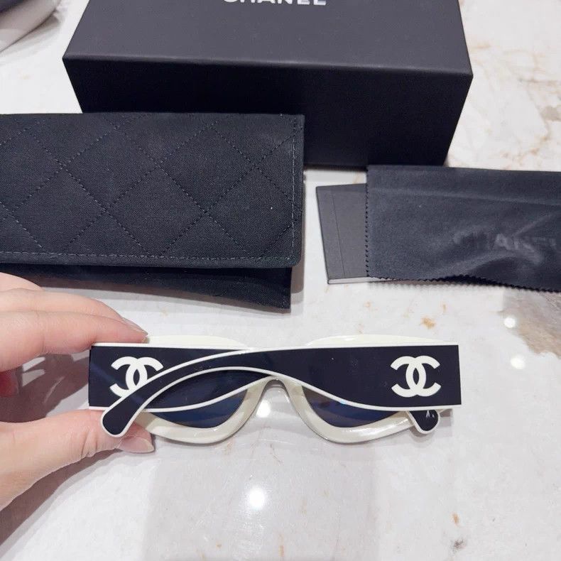 Chanel Chanel 24 new panda colour-matched sunglasses Size ONE SIZE - 2 Thumbnail