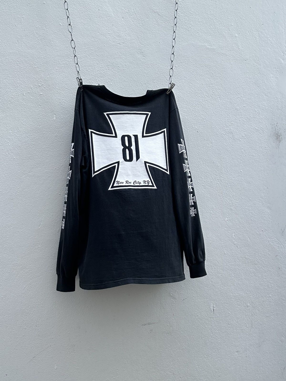 Vintage Support your local angel L/S Size US L / EU 52-54 / 3 - 2 Thumbnail