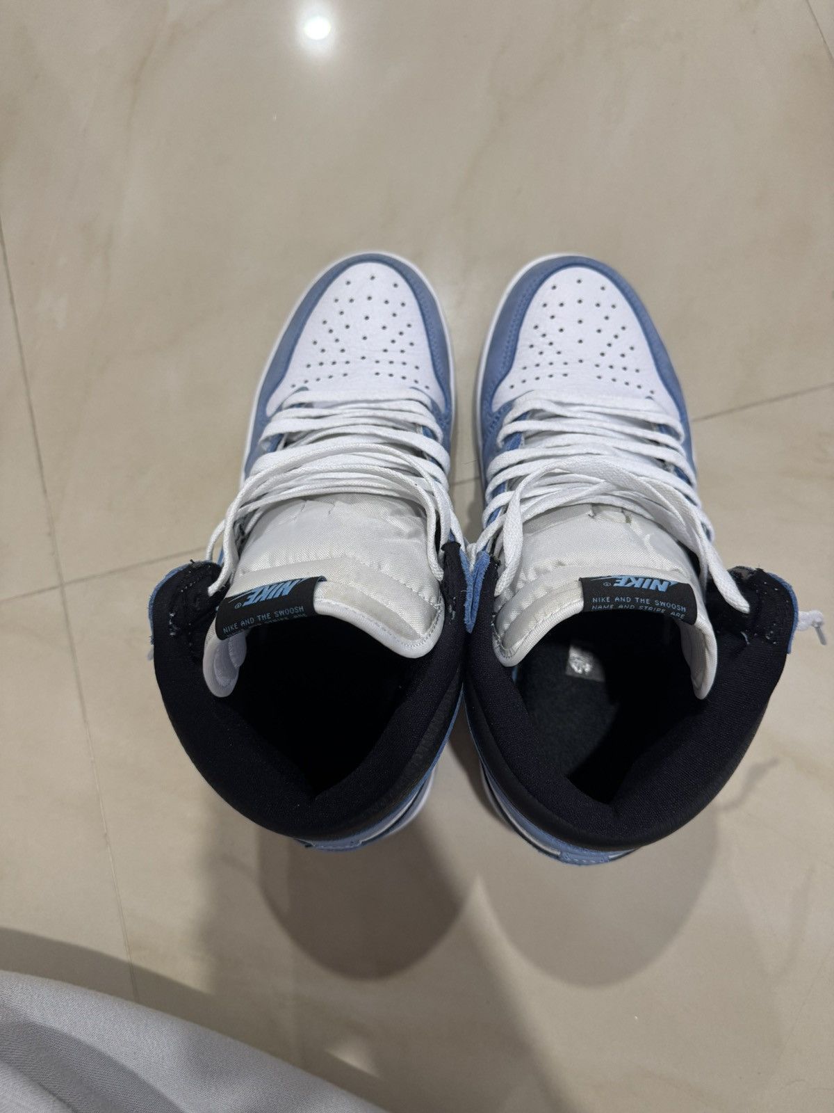 Jordan Brand Air Jordan 1 UNC Size US 10.5 / EU 43-44 - 6 Thumbnail