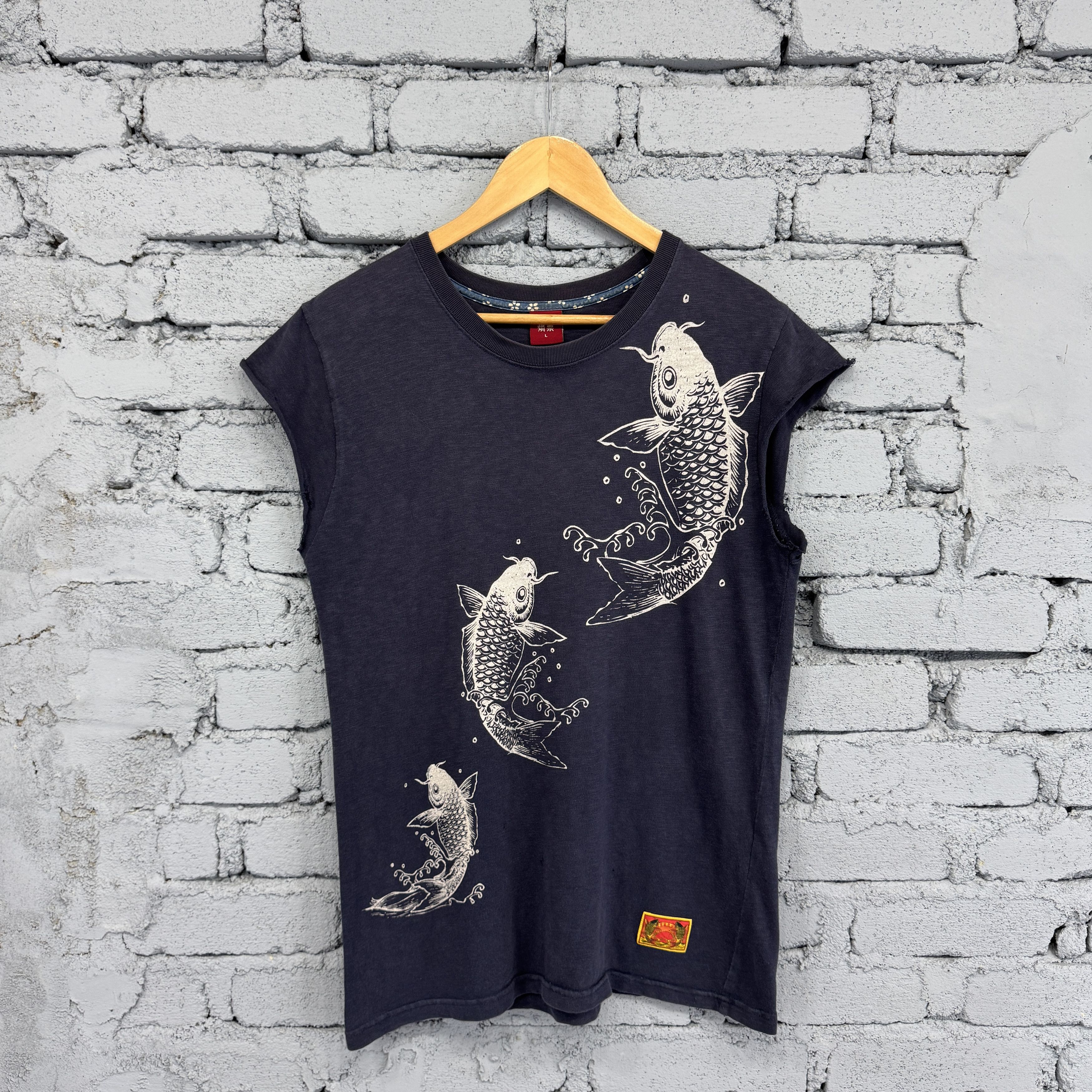 Vintage Vintage Acid Wash White Graphic Print Sunfaded Tshirt Size US L / EU 52-54 / 3 - 1 Thumbnail