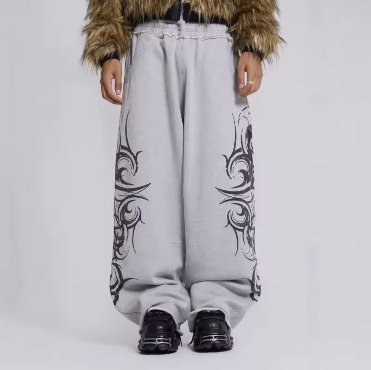 Other Grey Tribal Print Sweatpants Size US 34 / EU 50 - 3 Thumbnail