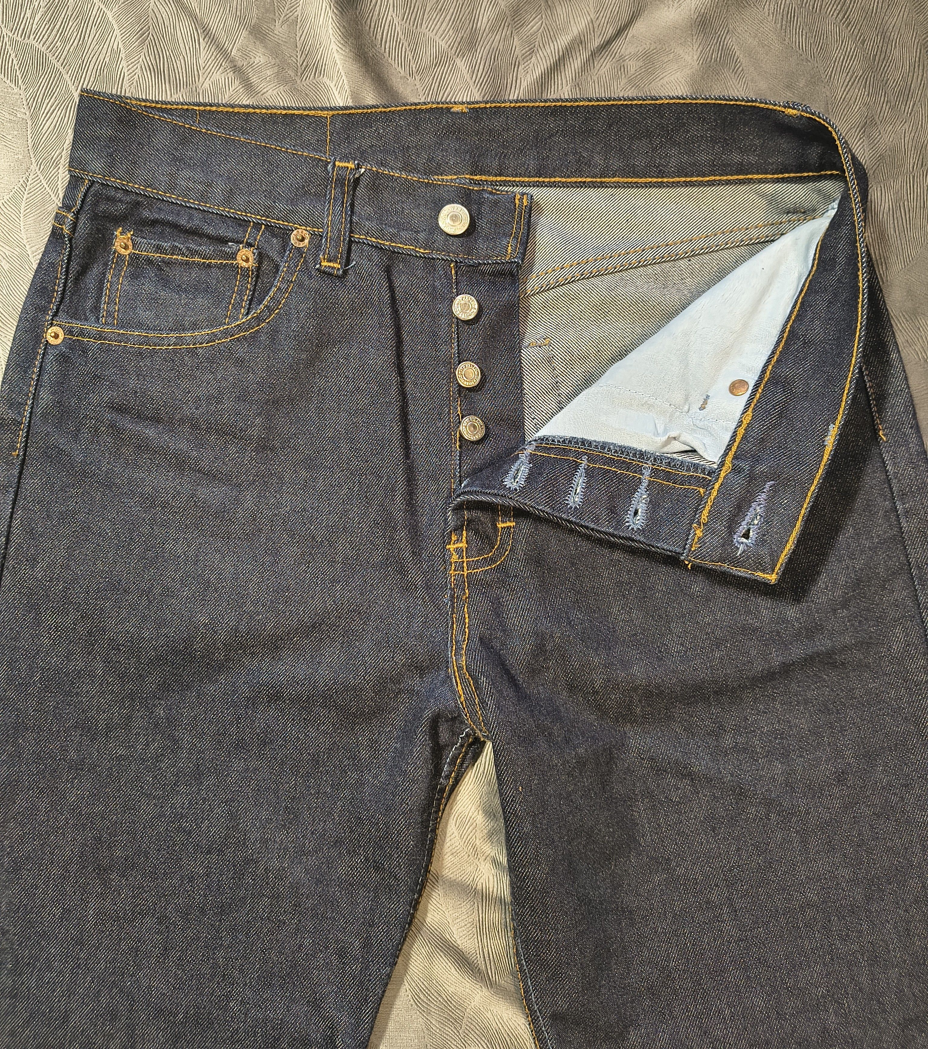 Levi's Vintage Levi's 501 Made in USA - Dark Indigo Wash - W31 L32 Size US 30 / EU 46 - 3 Thumbnail