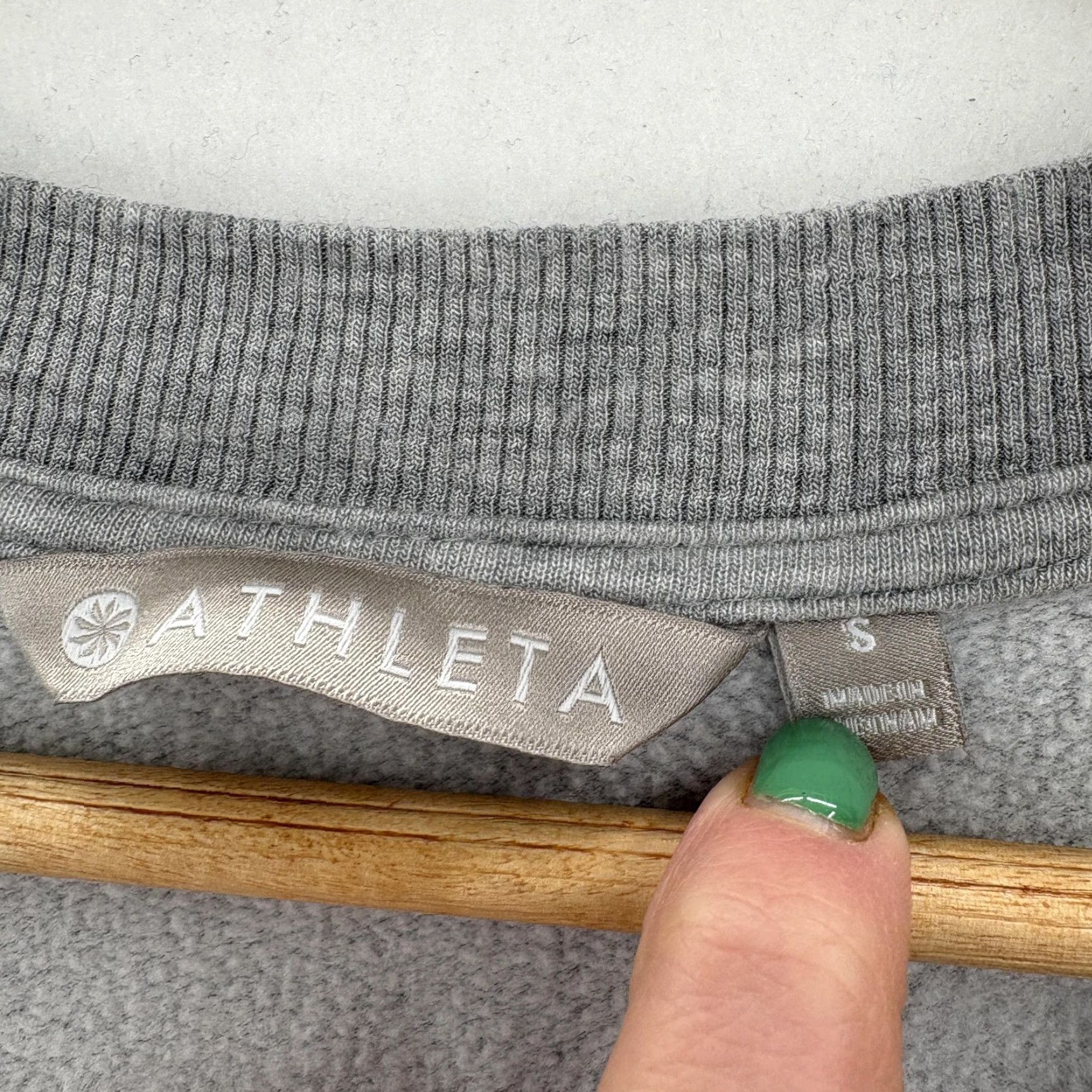 Athleta Athleta Sweatshirt Womens Small Gray Fleece Pullover Crew Neck Thumbholes Luxe Coaster? Size S / US 4 / IT 40 - 4 Thumbnail