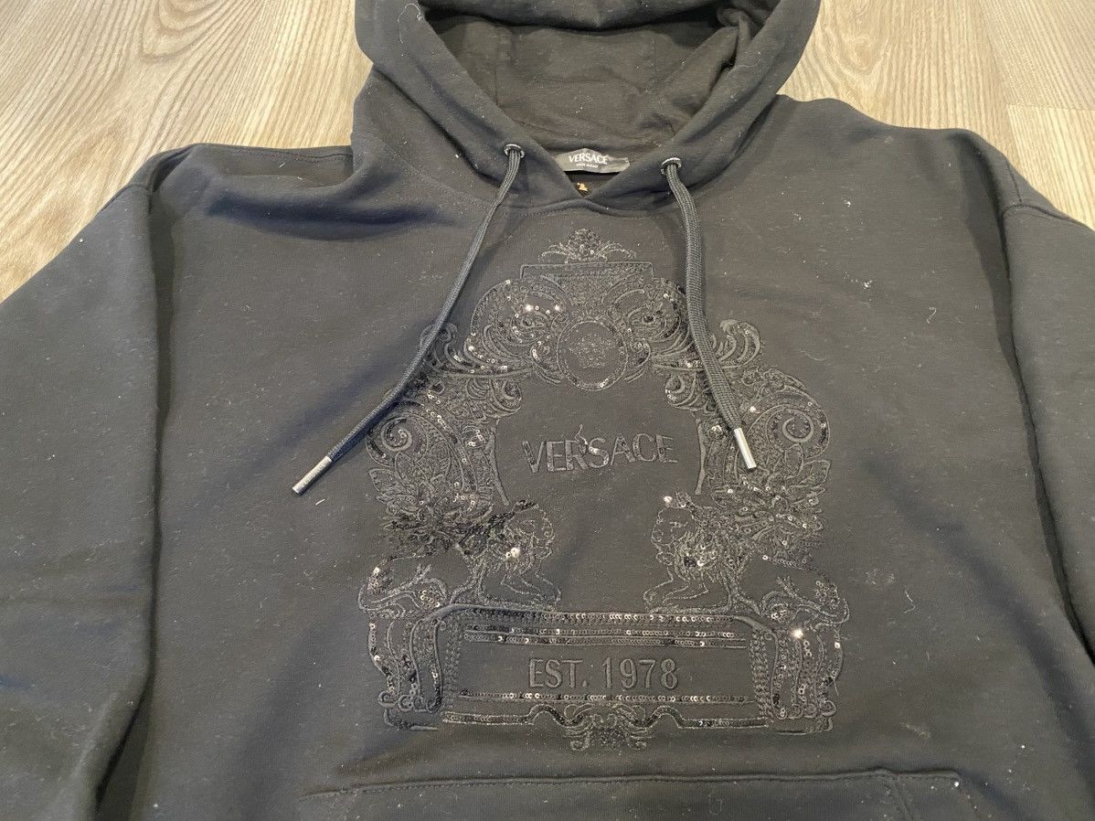 Versace Versace sequence embroidery hoodie Size US L / EU 52-54 / 3 - 3 Thumbnail