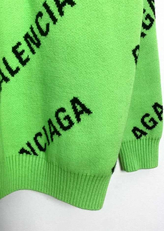 Balenciaga Balenciaga Logo Full Print Sweater2412-Nextarrow Size US XS / EU 42 / 0 - 4 Thumbnail