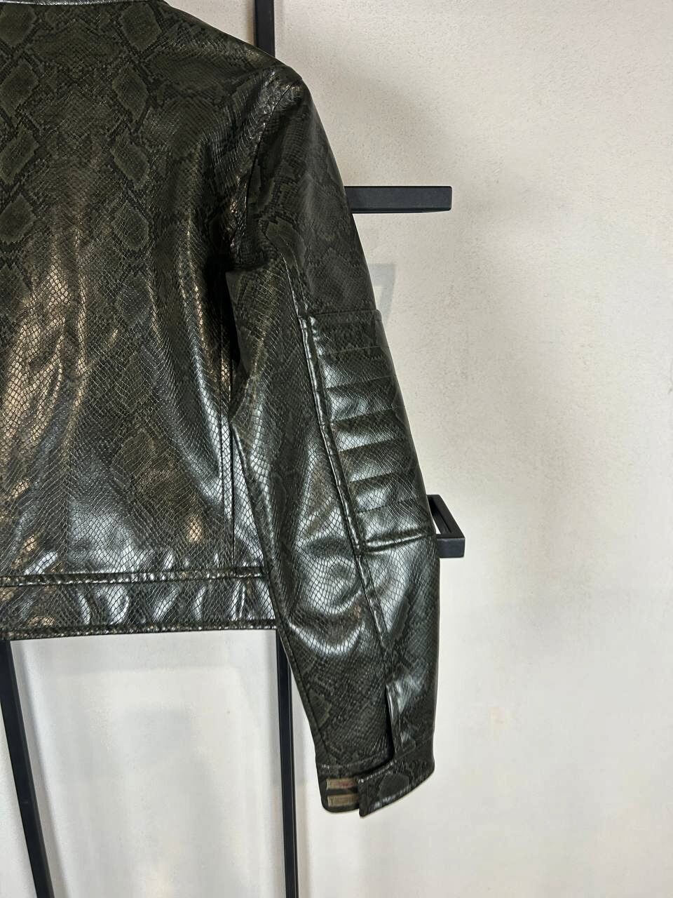 Japanese Brand Black Leather Jacket Snake Print Cropped Biker Y2K Grunge Size US S / EU 44-46 / 1 - 8 Thumbnail
