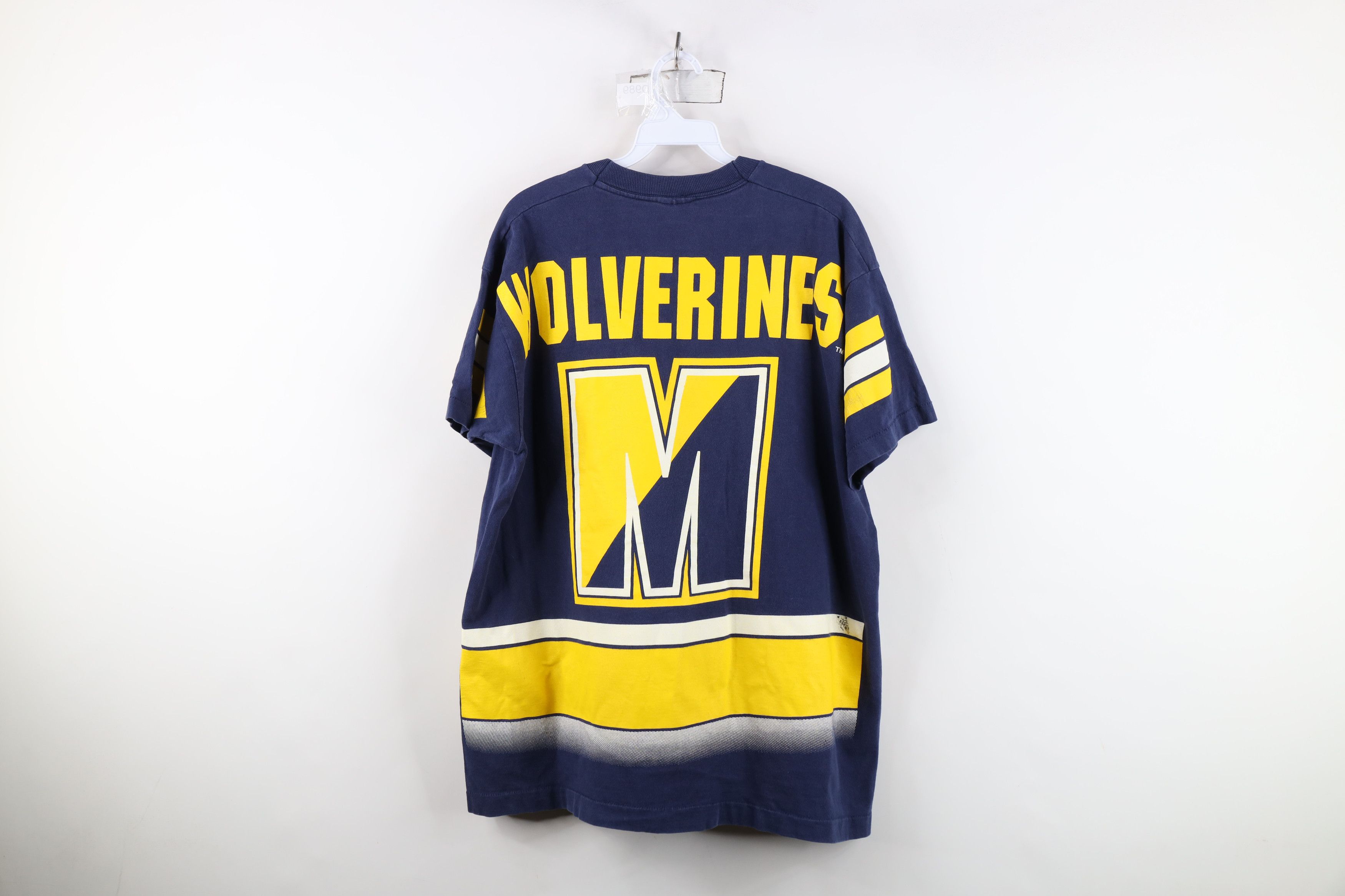 Vintage Vintage 90s University of Michigan All Over Print T-Shirt Size US L / EU 52-54 / 3 - 14 Thumbnail