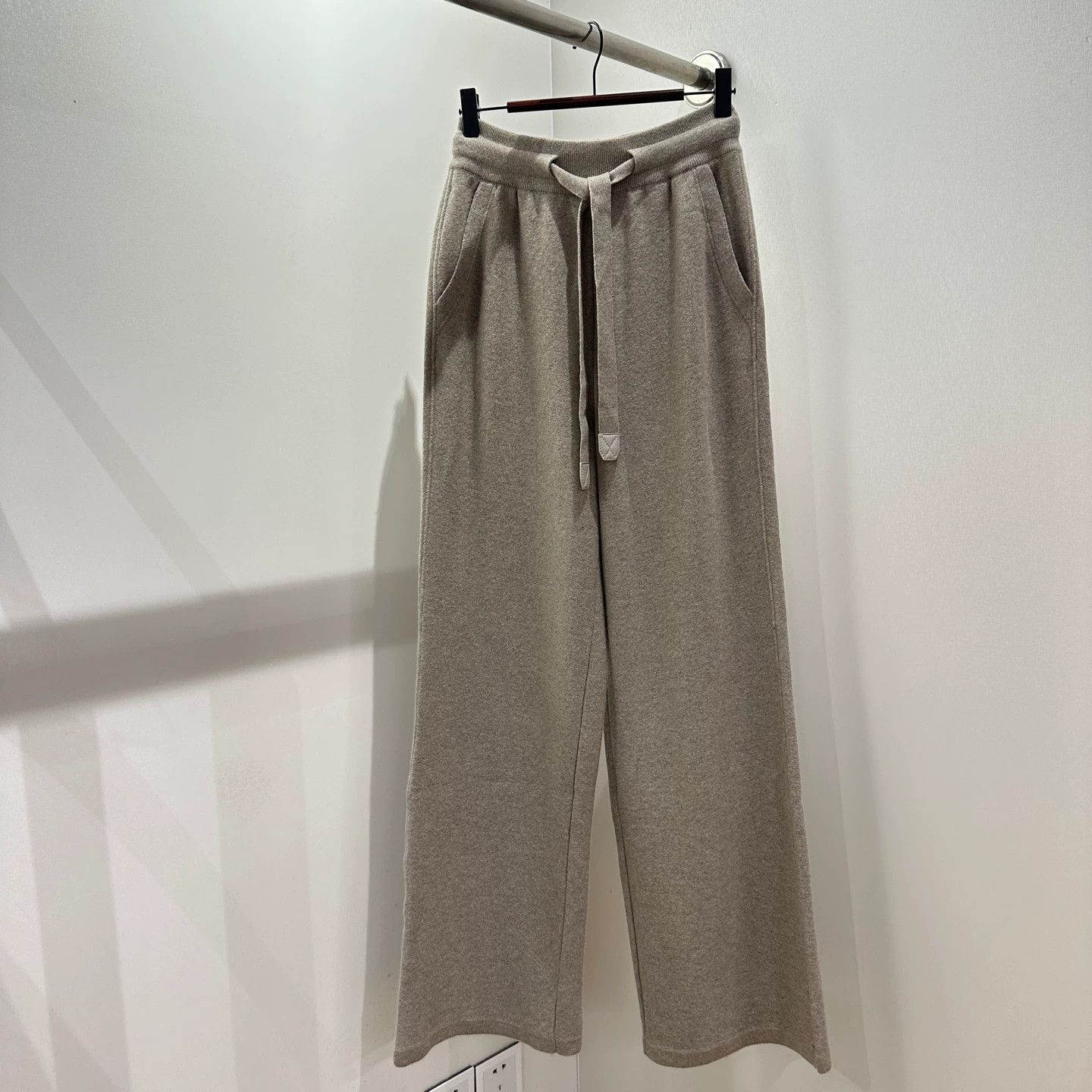 Loro Piana Loro Piana may481 Cashmere Classic Straight Pants 40 Size 27" / US 4 / IT 40 - 1 Thumbnail