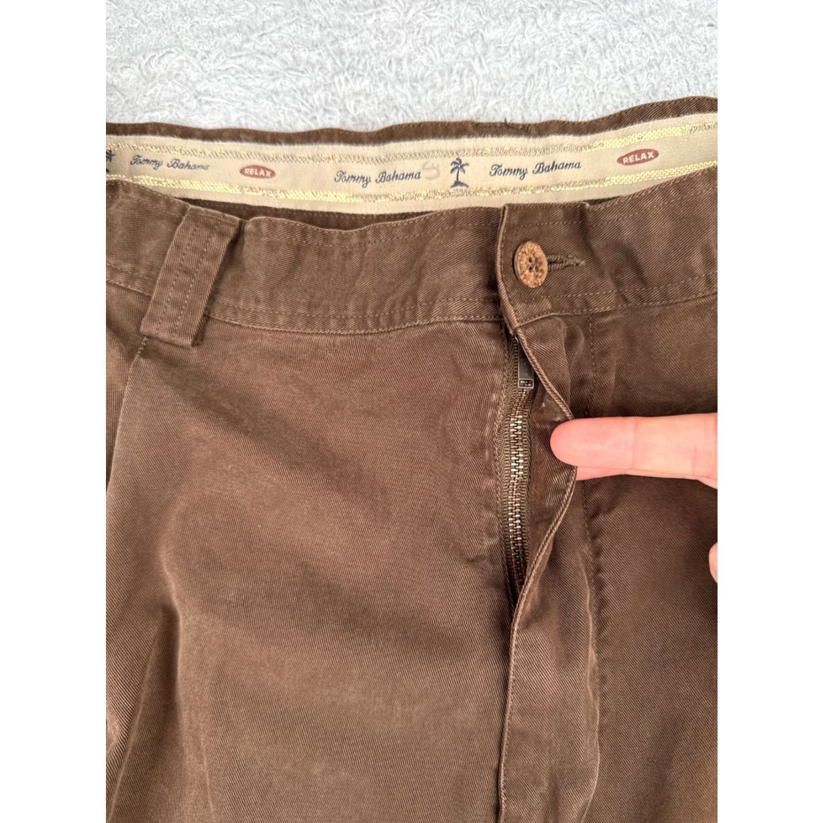 Tommy Bahama Tommy Bahama Shorts Men Bermuda 38x9 Brown Cotton Silk Relaxed Pockets Logo Easy Care Quick Dry - Vintage: No Size US 38 / EU 54 - 6 Thumbnail