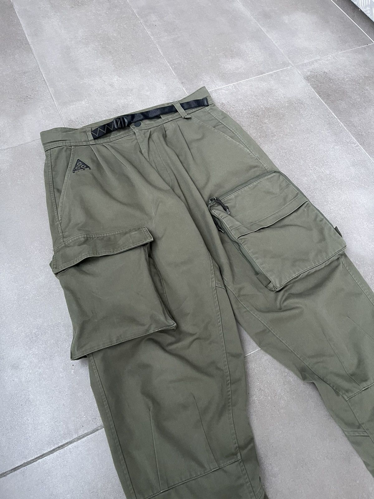 Nike ACG Nike ACG X Errolson Hugh Technical Swamp Green Cargo Pants Size US 30 / EU 46 - 11 Thumbnail