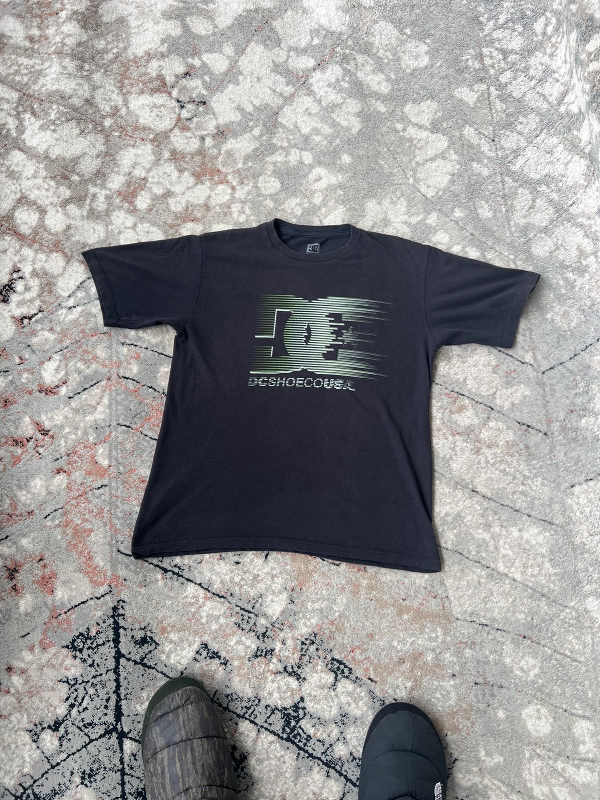 Vintage DC Shoes USA Vintage Tee Size L / US 10 / IT 46 - 1 Thumbnail