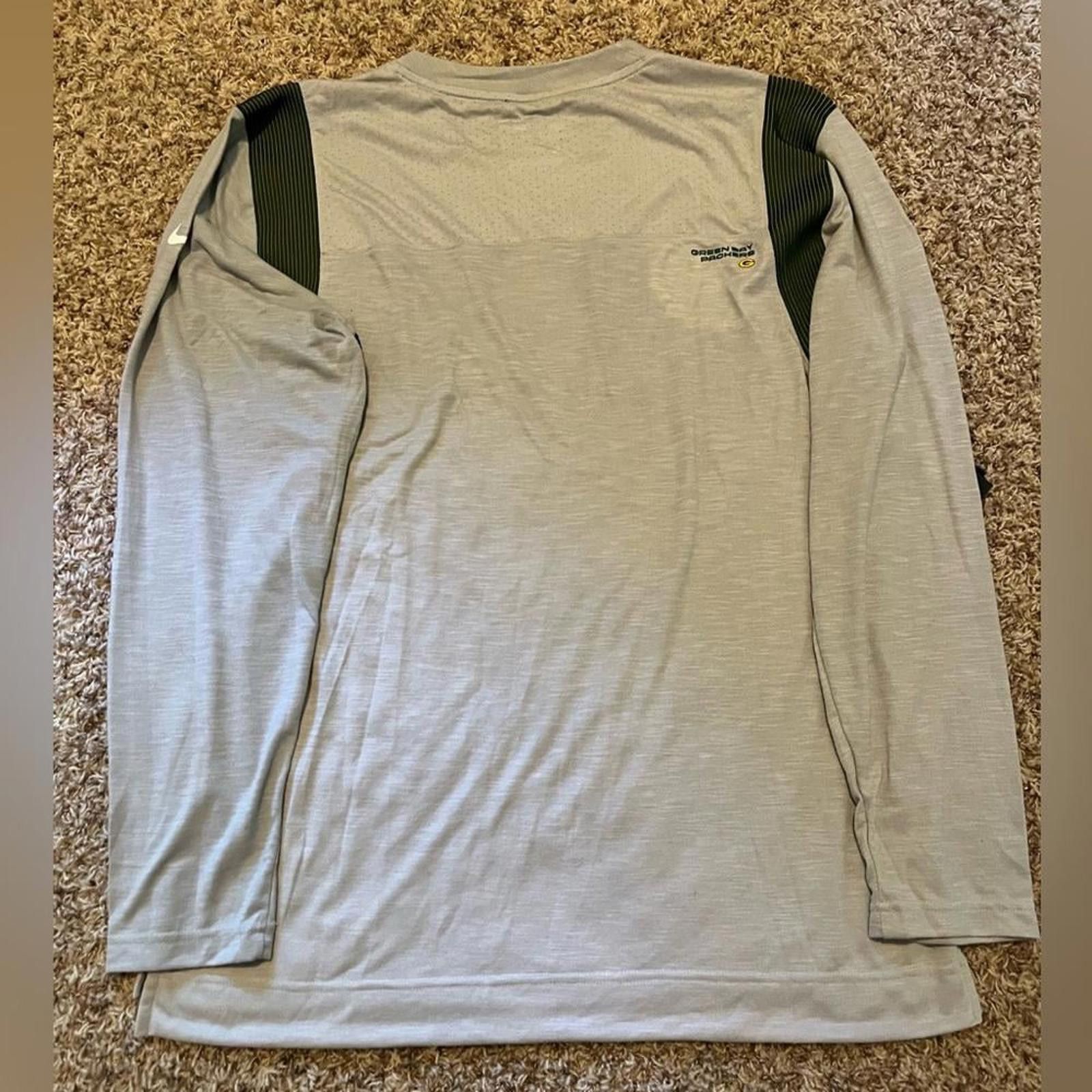 Nike Men Green Bay Packer Nike Gray Sideline Player UV Performance Long Sleeve TShirt Size US XL / EU 56 / 4 - 2 Thumbnail