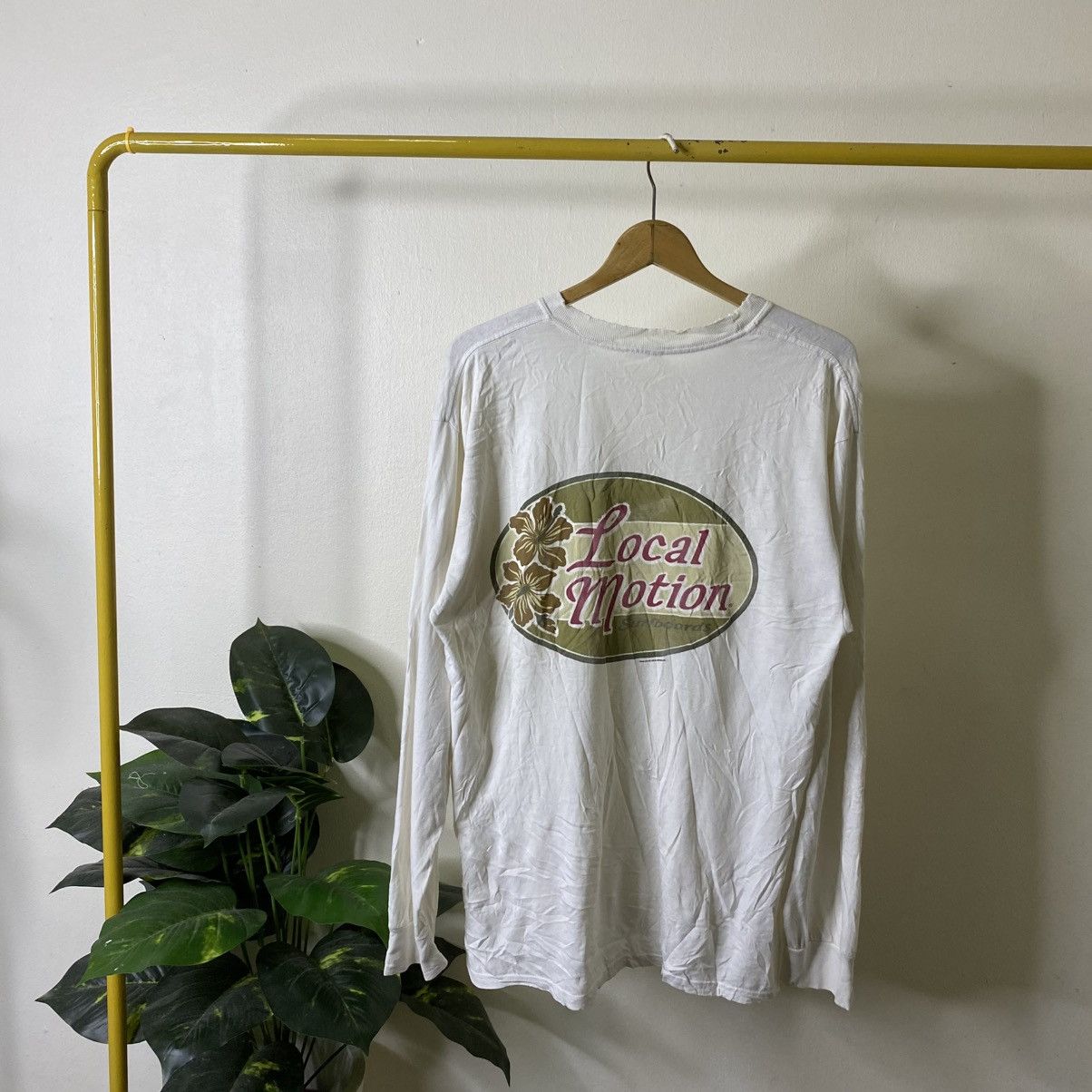 Vintage Vintage 2000s Local Motion Surf LS T Shirt Size US L / EU 52-54 / 3 - 1 Thumbnail