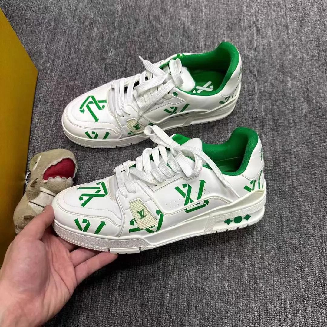 Louis Vuitton Louis Vuitton Trainer White/Green Arrow 40.5 99 New Size US 7.5 / EU 40-41 - 2 Thumbnail