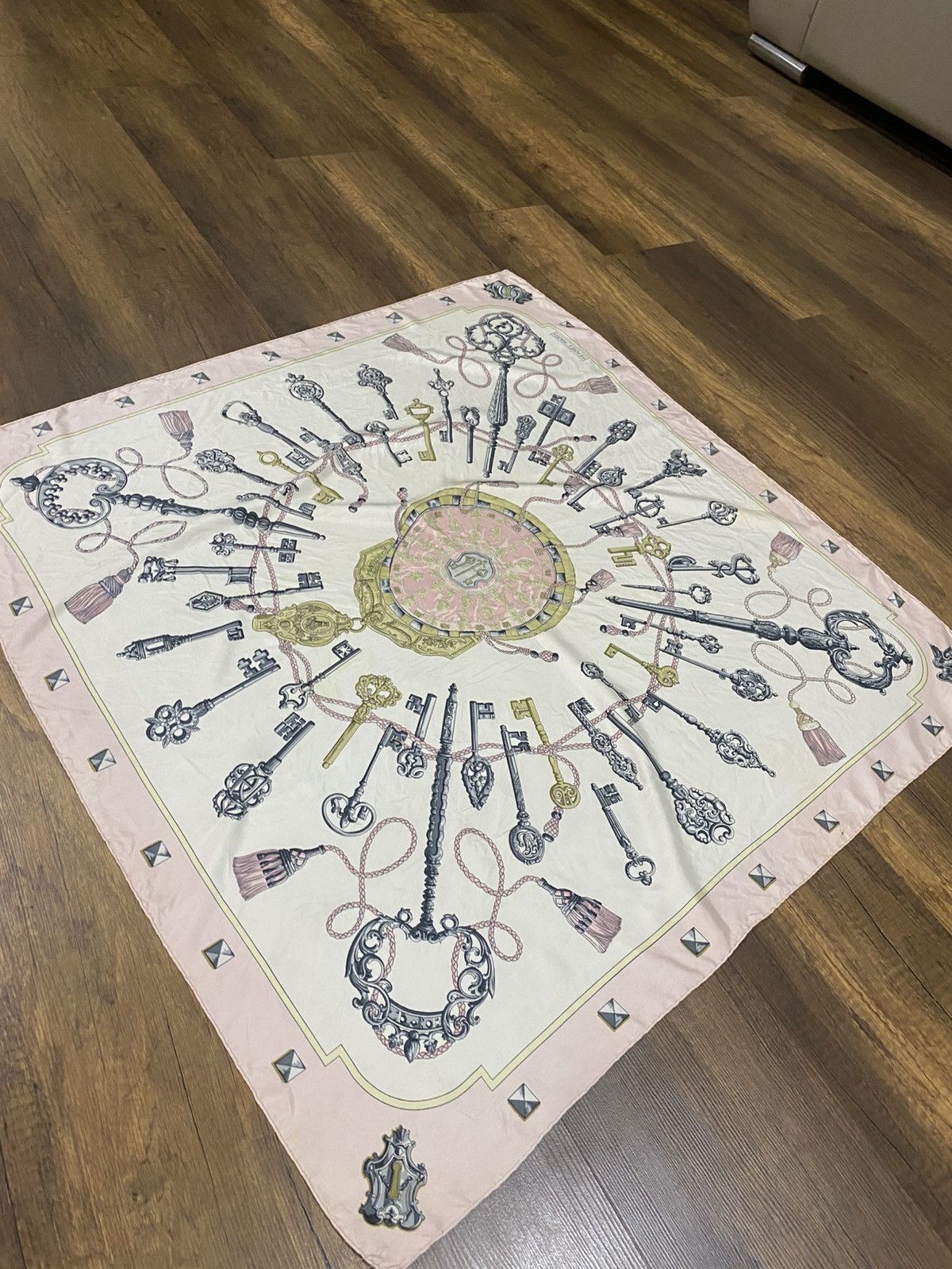 Hermes Authentic Vintage Hermes 100% Silk Scarf The Keys Size ONE SIZE - 1 Thumbnail