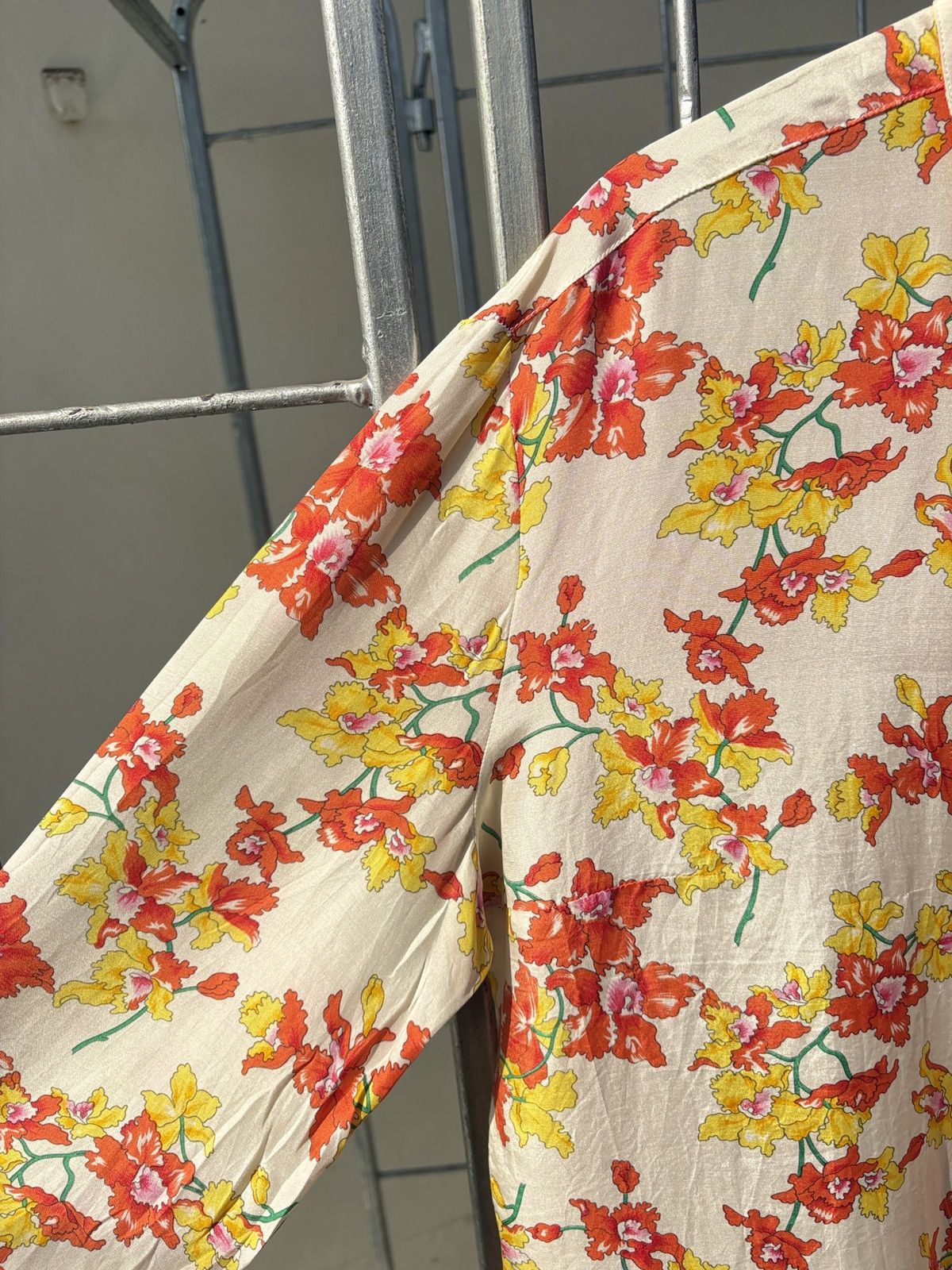 Versace VERSUS Versace flowers printed silk shirt Size M / US 6-8 / IT 42-44 - 5 Thumbnail