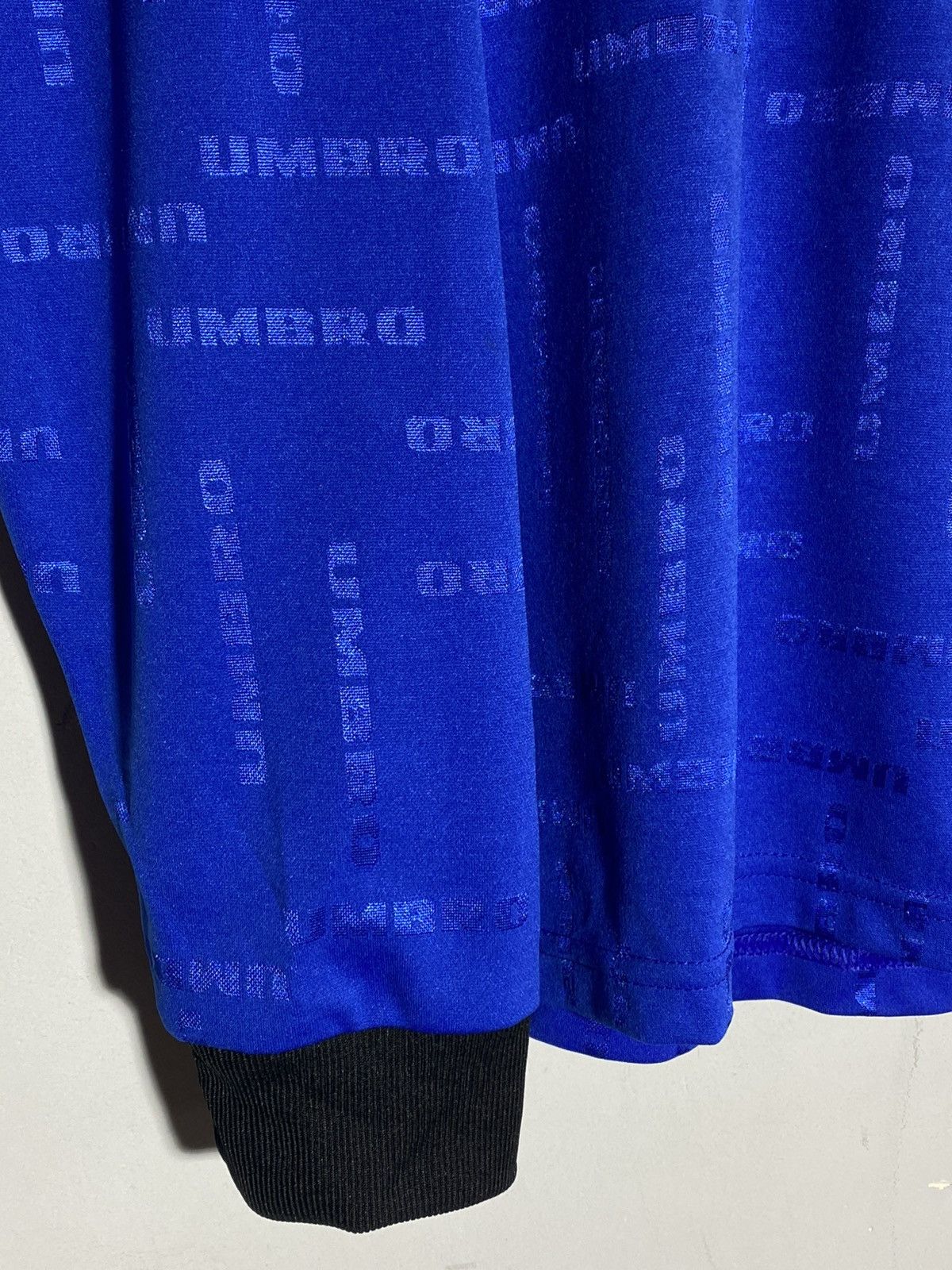 Umbro Vintage Umbro England The F.A. CUP 1998/99 Away Jersey Size US M / EU 48-50 / 2 - 7 Thumbnail
