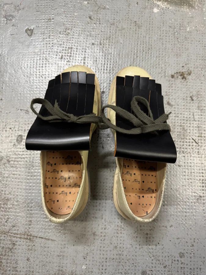 Marni × Vintage AW2016 Dr Martens x Marni Cream Cracked Leather Loafers Size US 8 / EU 41 - 2 Thumbnail