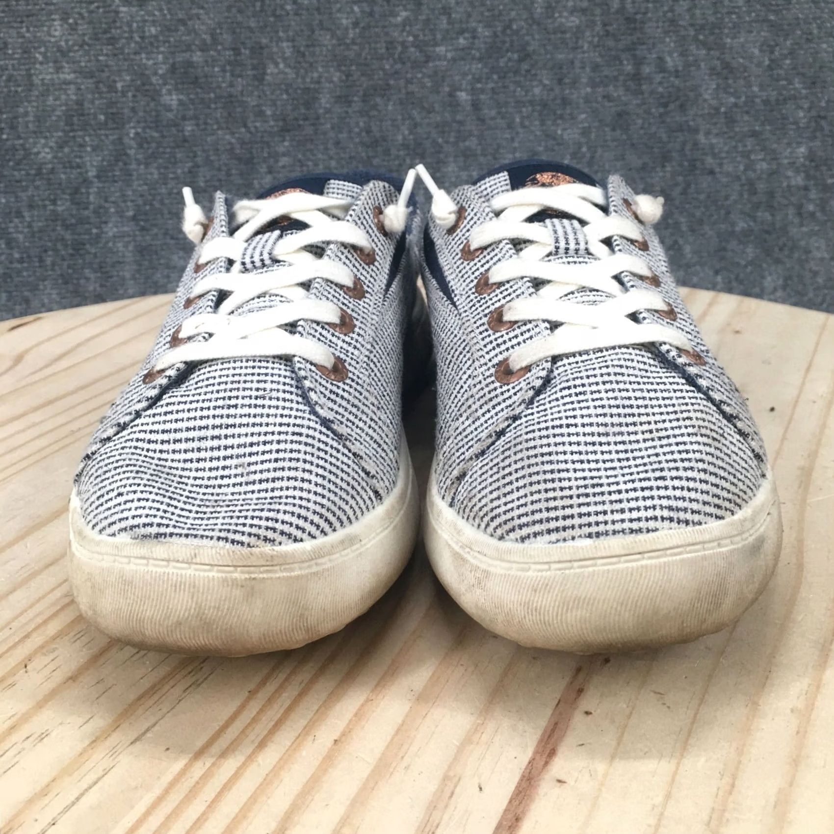 Vintage Roxy Shoes Womens 8.5 Walking Sneakers Blue Striped Lace Up Low Top Comfort Shirt Sneaker Womens Adult 8.5 Blue Striped Casual Shoes Mens? Size M / US 6-8 / IT 42-44 - 7 Thumbnail