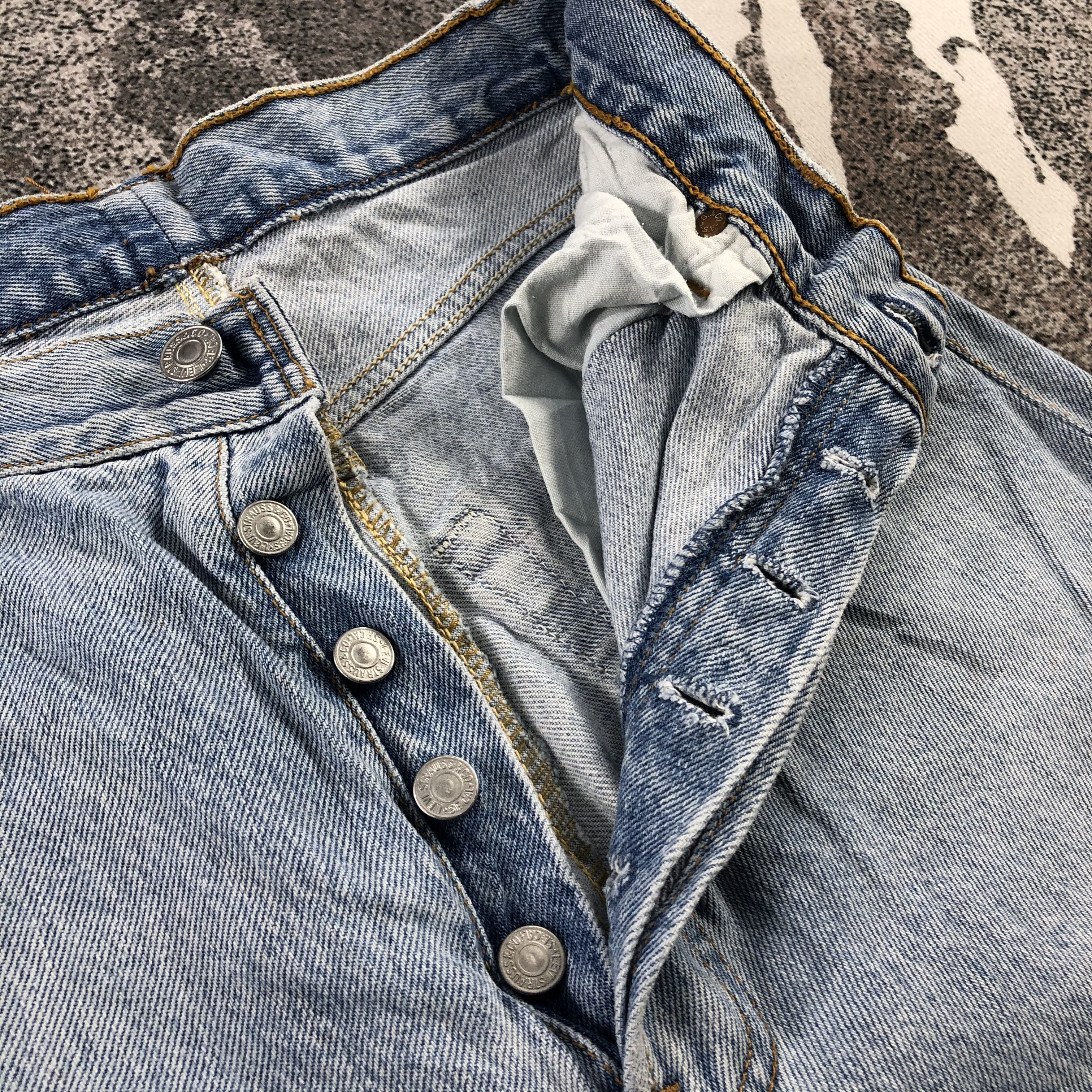Levi's Vintage Levis 501 Jeans Medium Wash Denim KJ904 Size 26" / US 2 / IT 38 - 8 Thumbnail