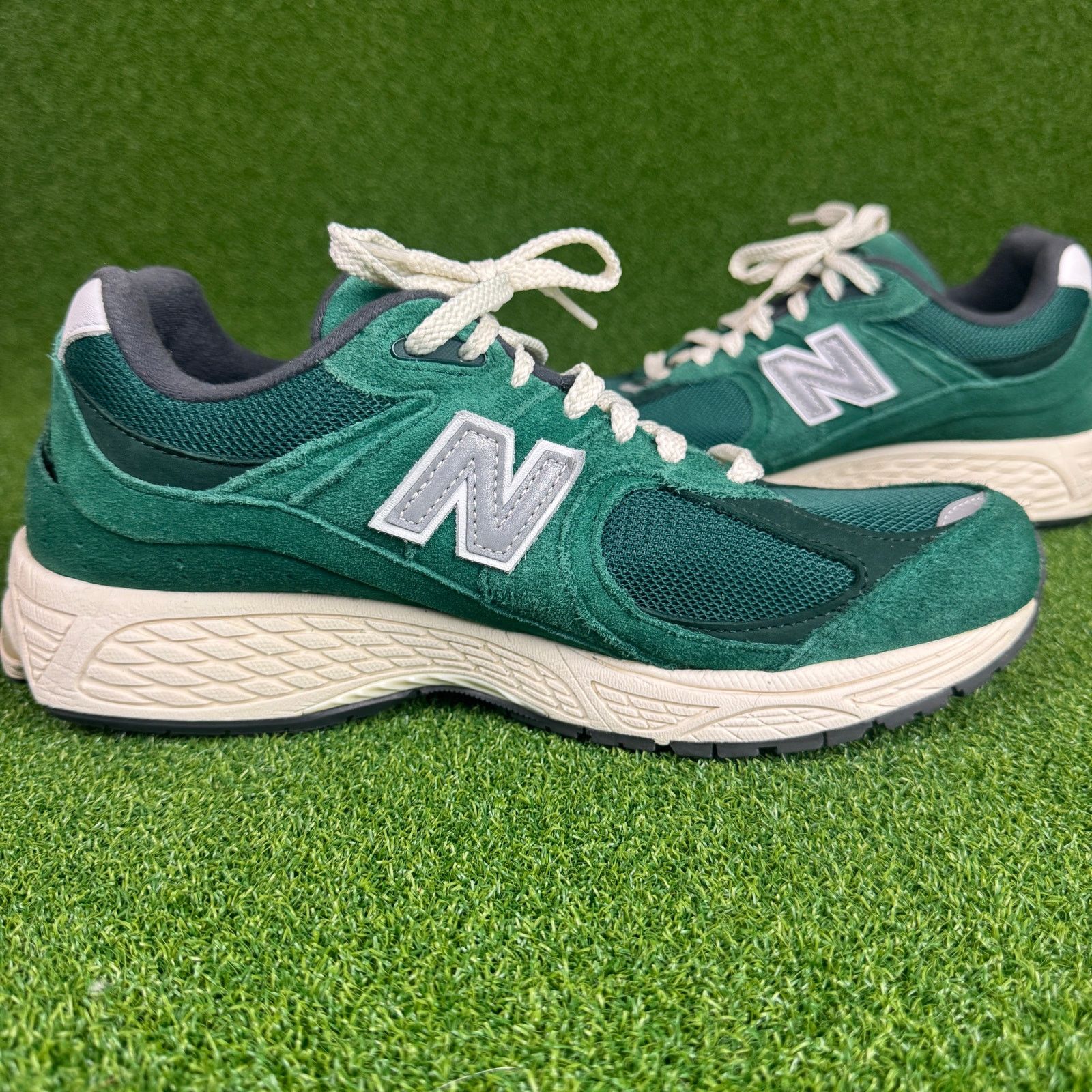 New Balance New Balance 2002R Suede Pack- Forest Green M2002RHBSize 9.5 Size US 9.5 / EU 42-43 - 5 Thumbnail