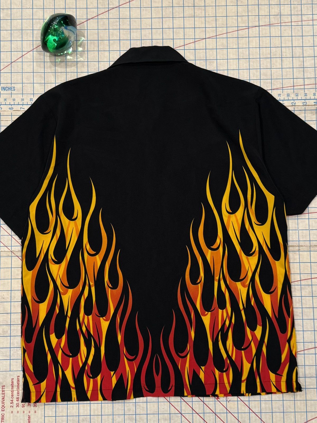 Vintage Vintage Odo Red Flame Short Sleeve Button Up Shirt Medium Size US M / EU 48-50 / 2 - 7 Thumbnail