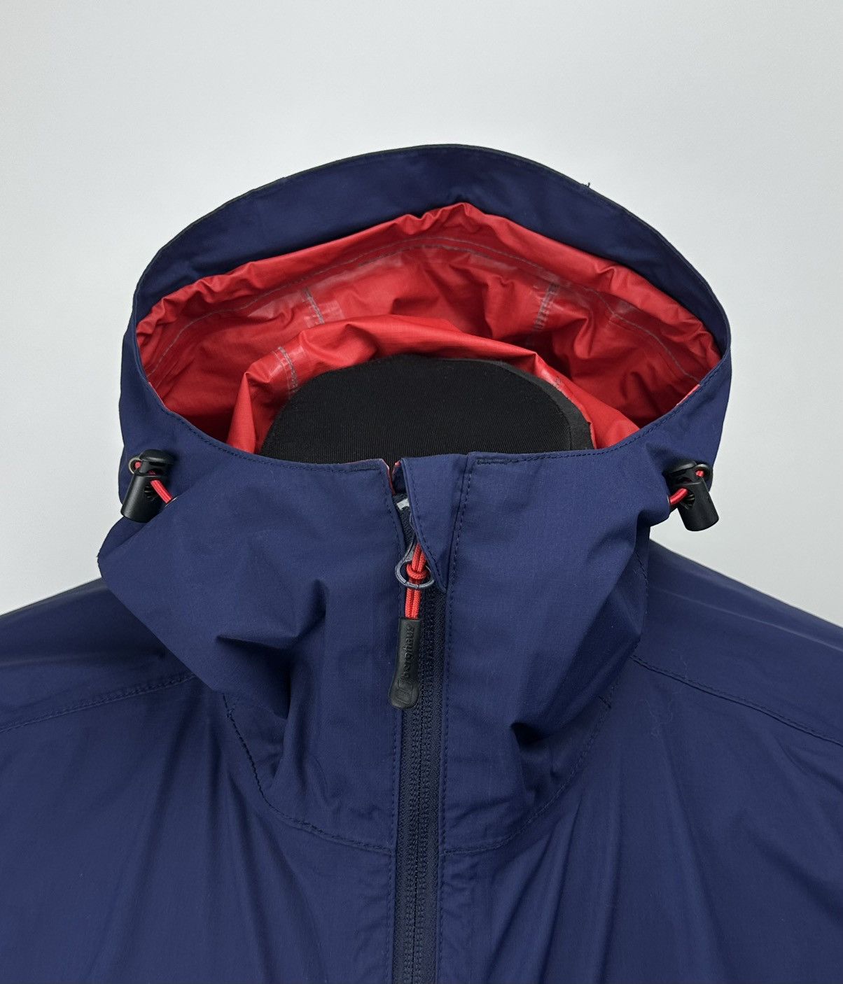 Berghaus Berghaus AQ2 Lightweight Hooded Waterproof Jacket Size M Size US M / EU 48-50 / 2 - 3 Thumbnail