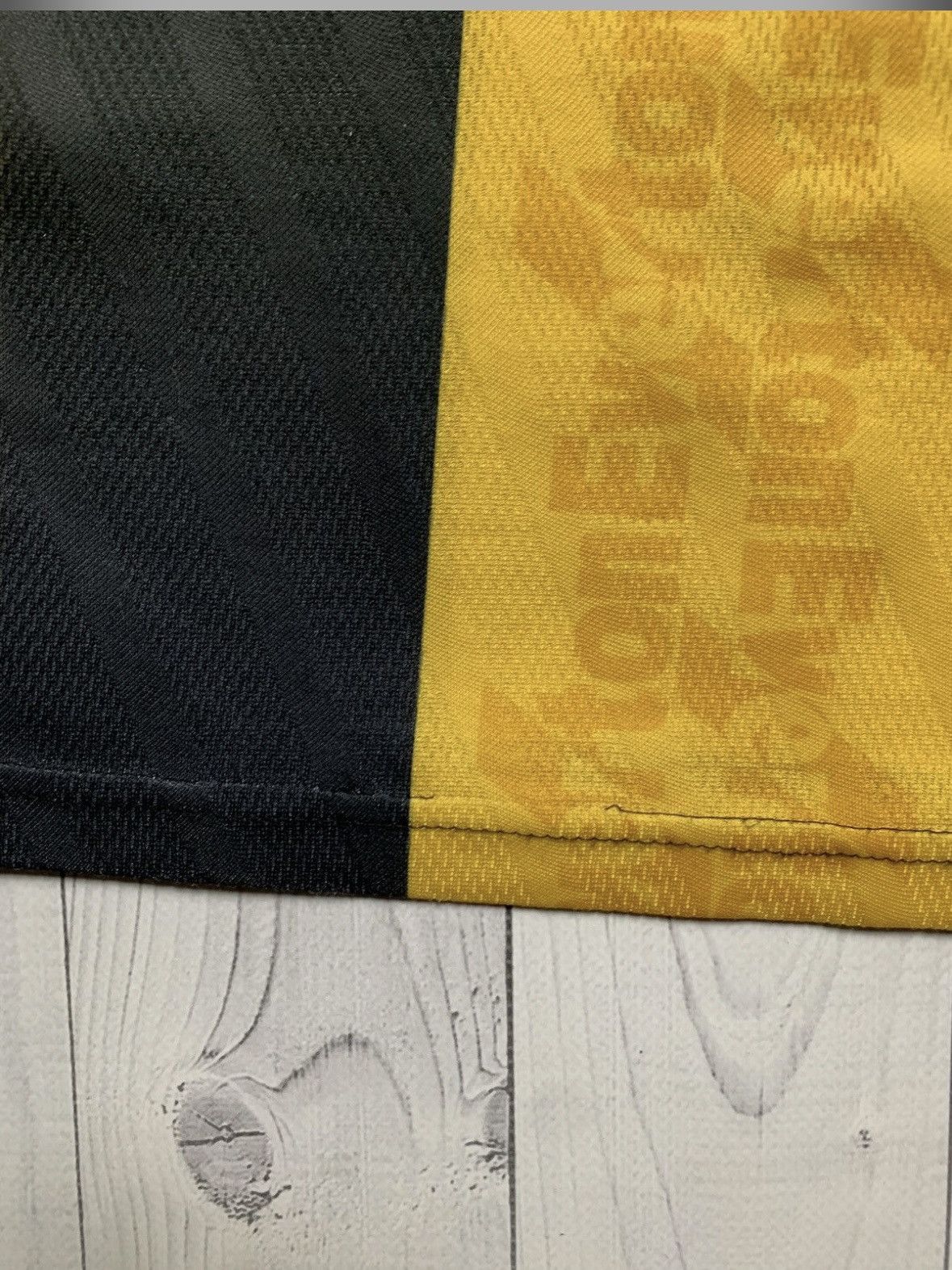 Umbro × Vintage Vintage Everton soccer jersey size M rare yellow away Size US M / EU 48-50 / 2 - 10 Thumbnail