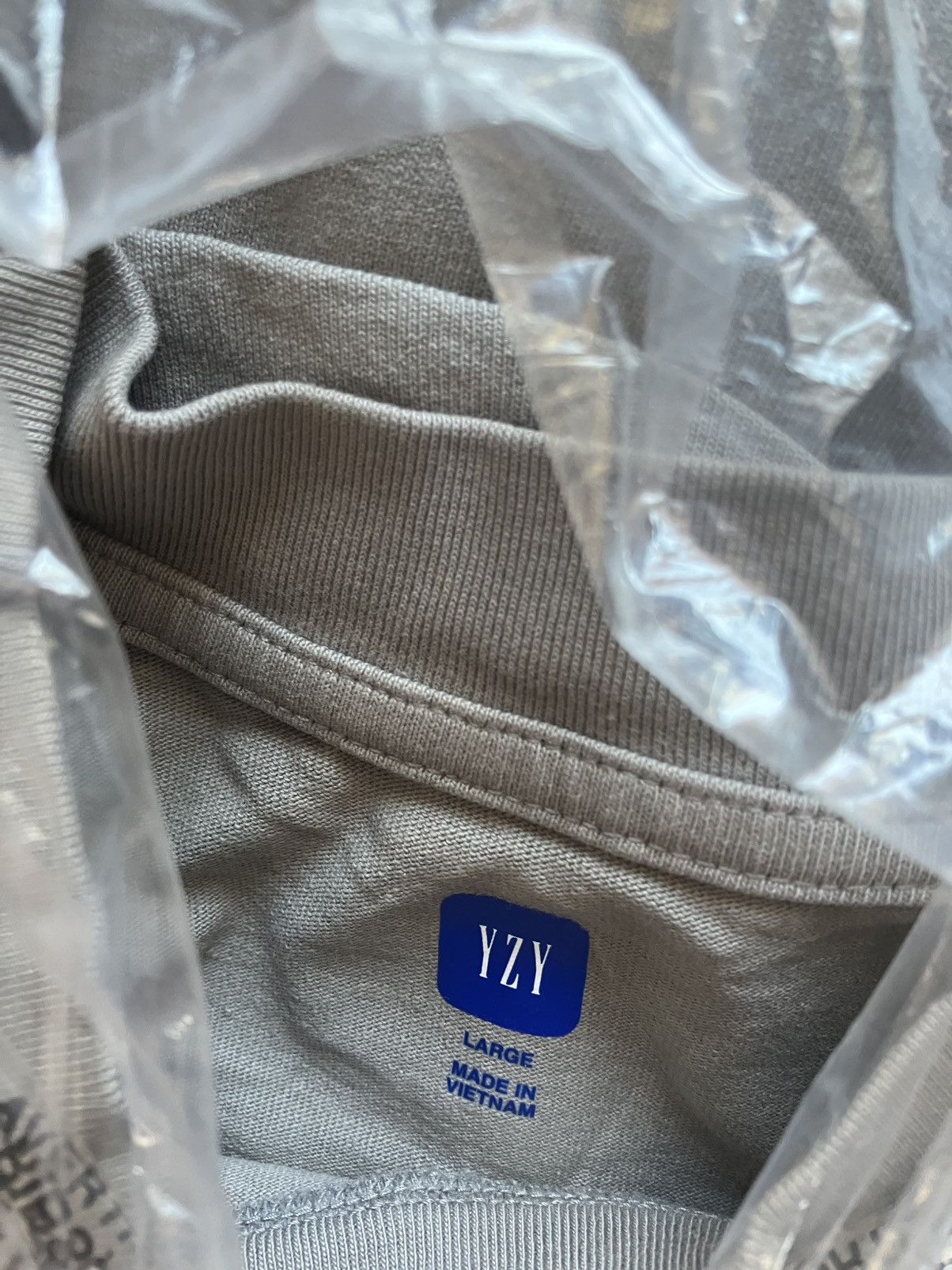 Gap × Yeezy Deadstock rare Yeezy Gap long sleeve t shirt in grey Size US L / EU 52-54 / 3 - 4 Thumbnail