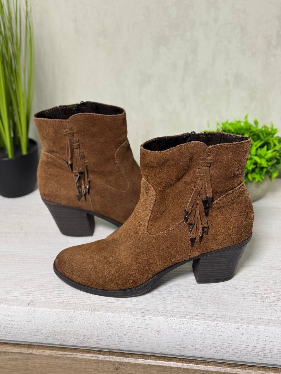 Le Grande Bleu (L.G.B.) Women’s Marco Tozzi Suede ankle boots Western Cowboy 00s Size US 10 / IT 40 - 1 Thumbnail
