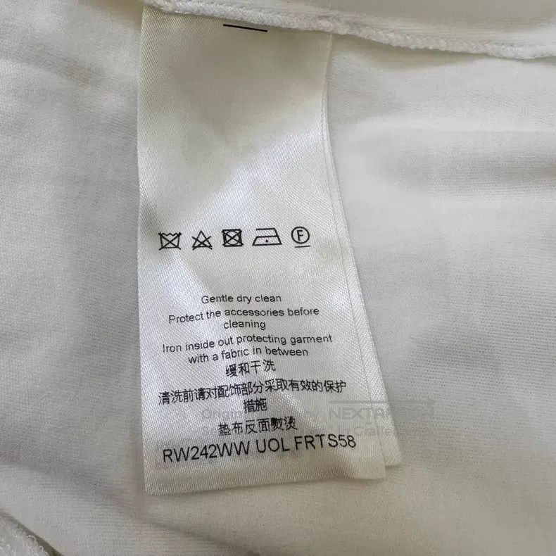 Louis Vuitton Louis Vuitton By The Pool White Ruffle Sleeve Monogrammed Size XS / US 0-2 / IT 36-38 - 7 Thumbnail