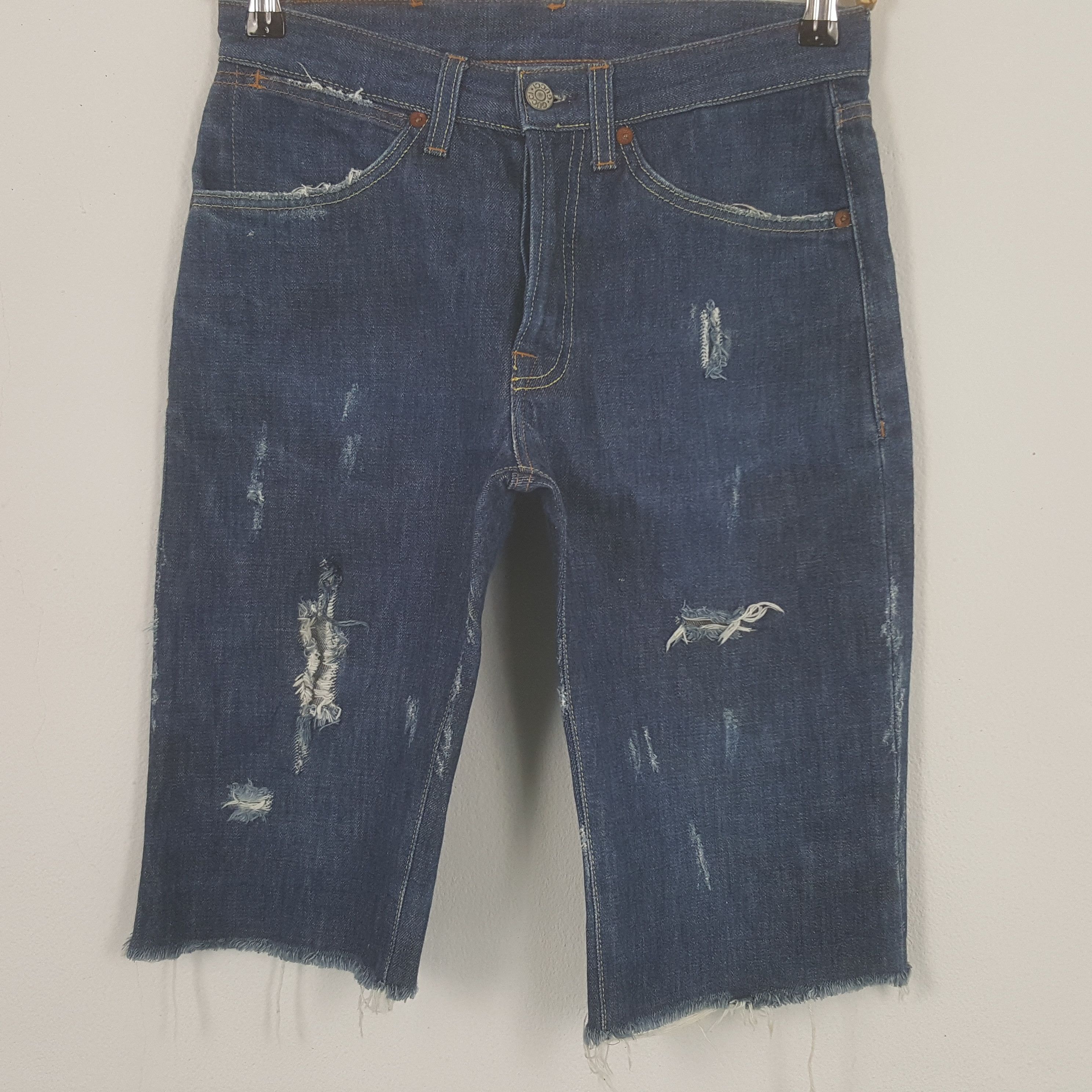 Vintage Vintage Gucci Italian Brand Distressed Shorts Jeans Size US 27 - 2 Thumbnail